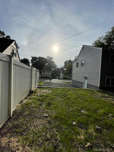 Photo 5 of 14 of 130 Pembrook Drive house