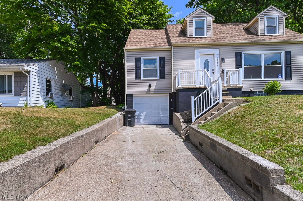 Photo 2 of 10 of 683 Greenwood Avenue house