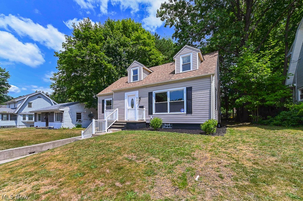 Photo 4 of 10 of 683 Greenwood Avenue house