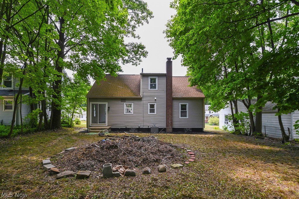 Photo 7 of 10 of 683 Greenwood Avenue house