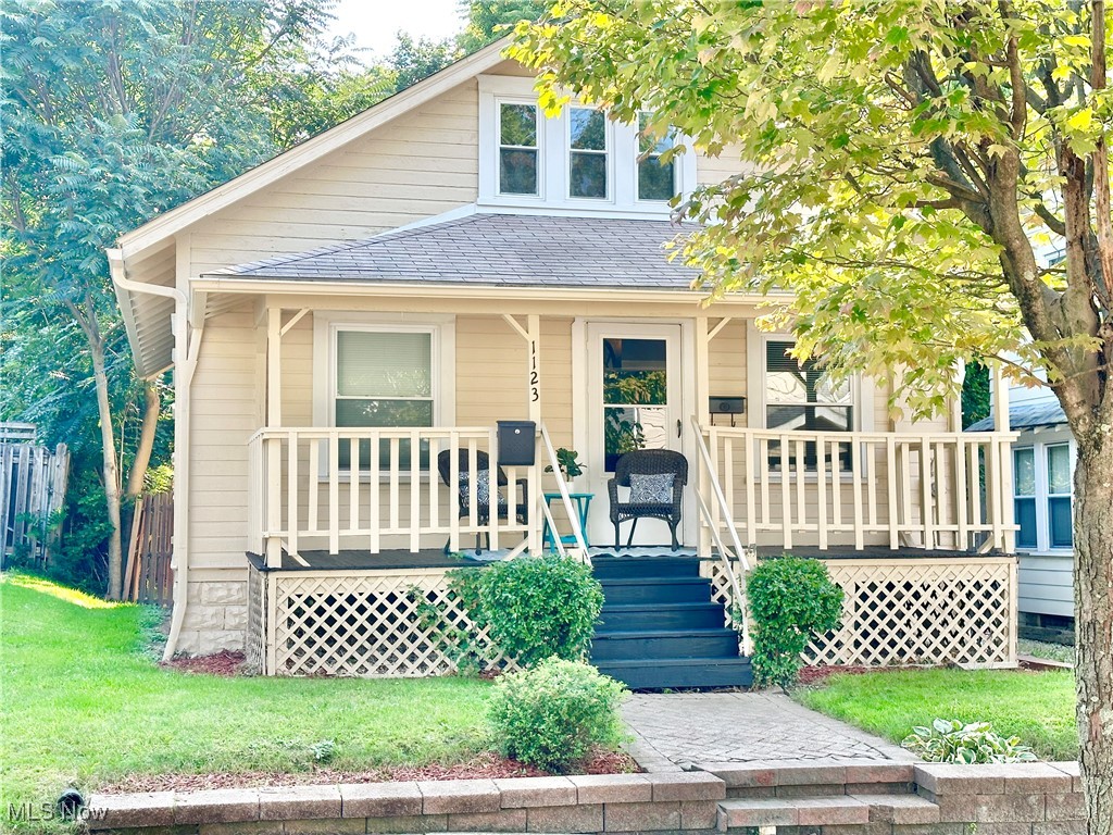 Photo 1 of 11 of 1123 Collinwood Avenue house