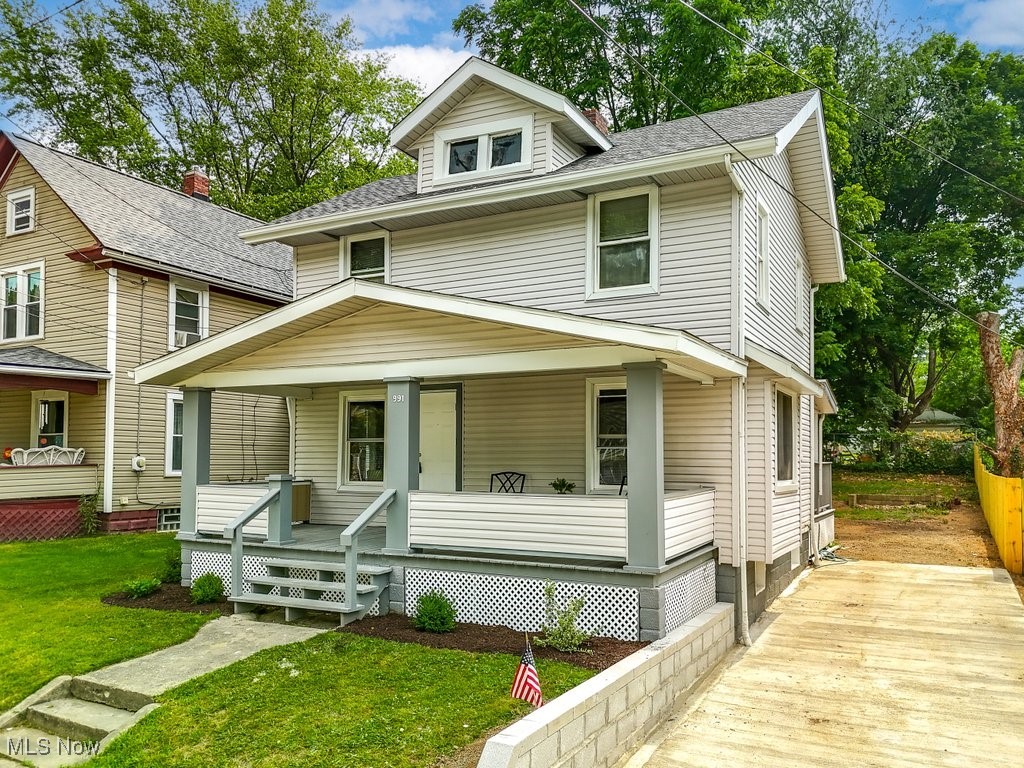 Photo 1 of 27 of 991 Sawyer Avenue house