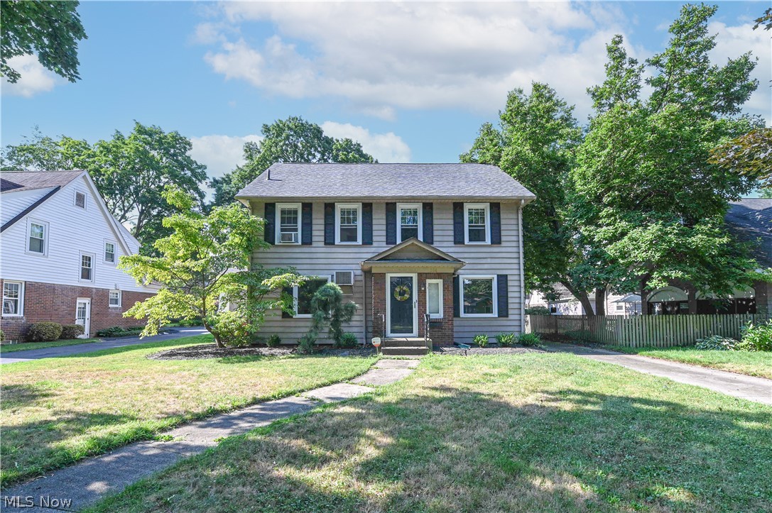 Photo 1 of 28 of 294 Sundale Road house