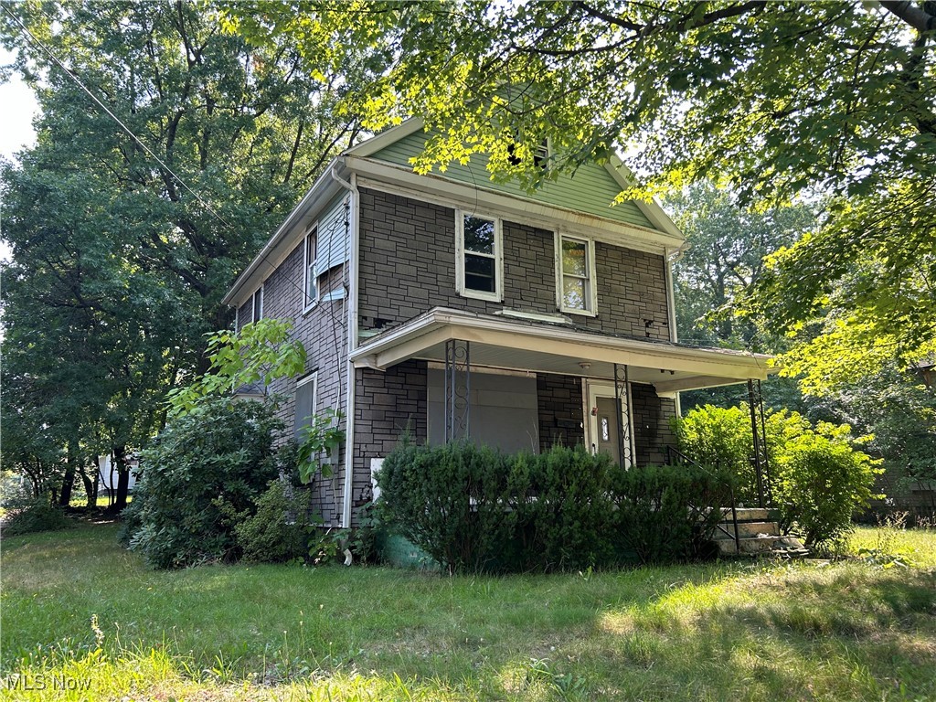 Photo 1 of 7 of 745 Carlysle Street house