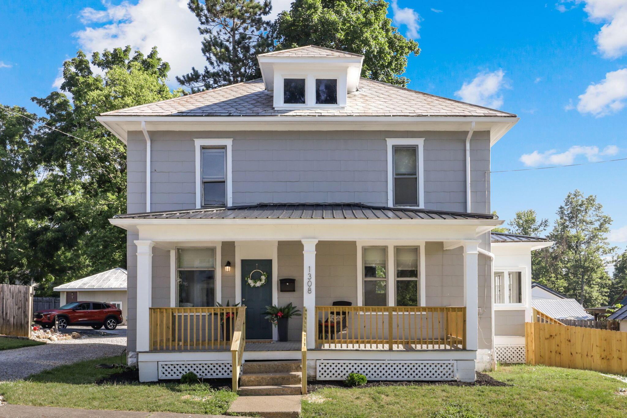 Photo 1 of 35 of 1308 W Maple Street house