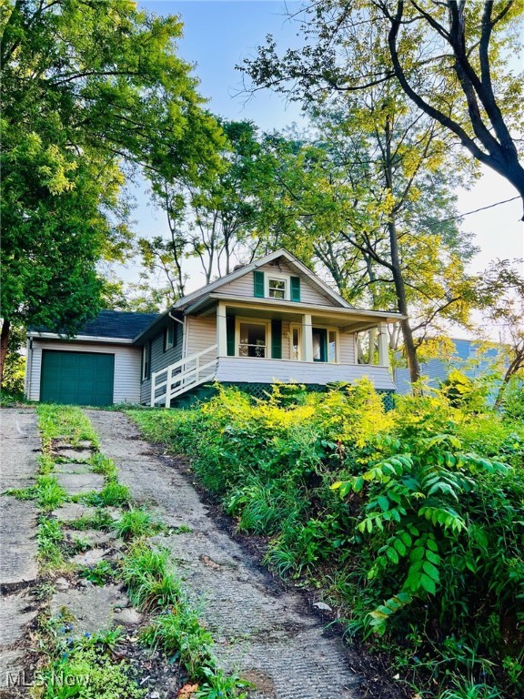 Photo 1 of 19 of 143 Fernwood Avenue house