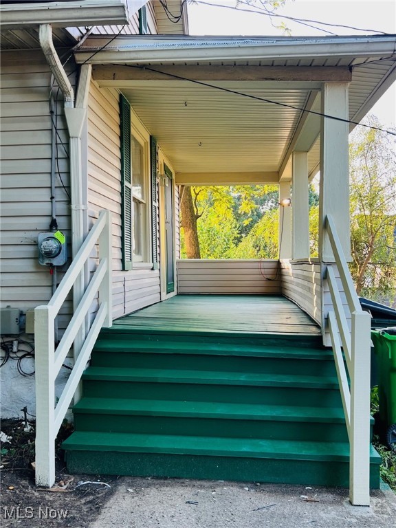 Photo 2 of 19 of 143 Fernwood Avenue house