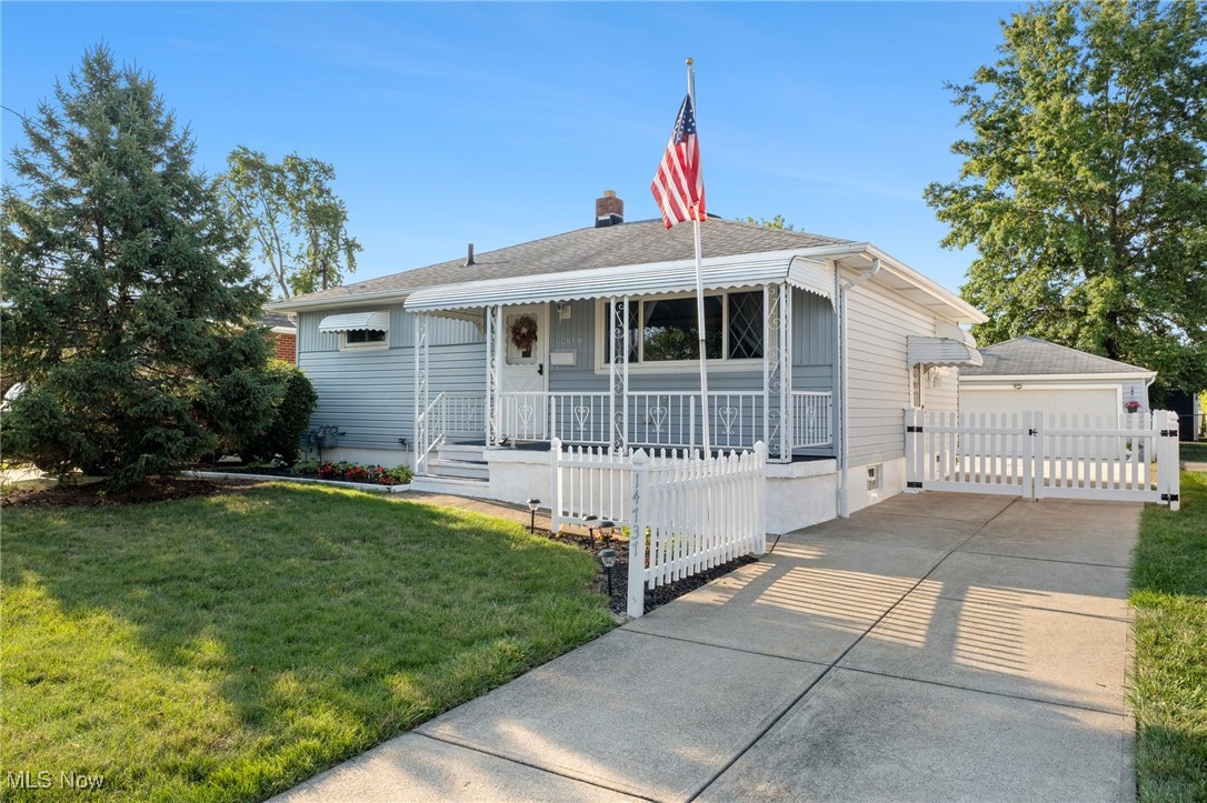 Photo 1 of 29 of 14737 S Gallatin Boulevard house