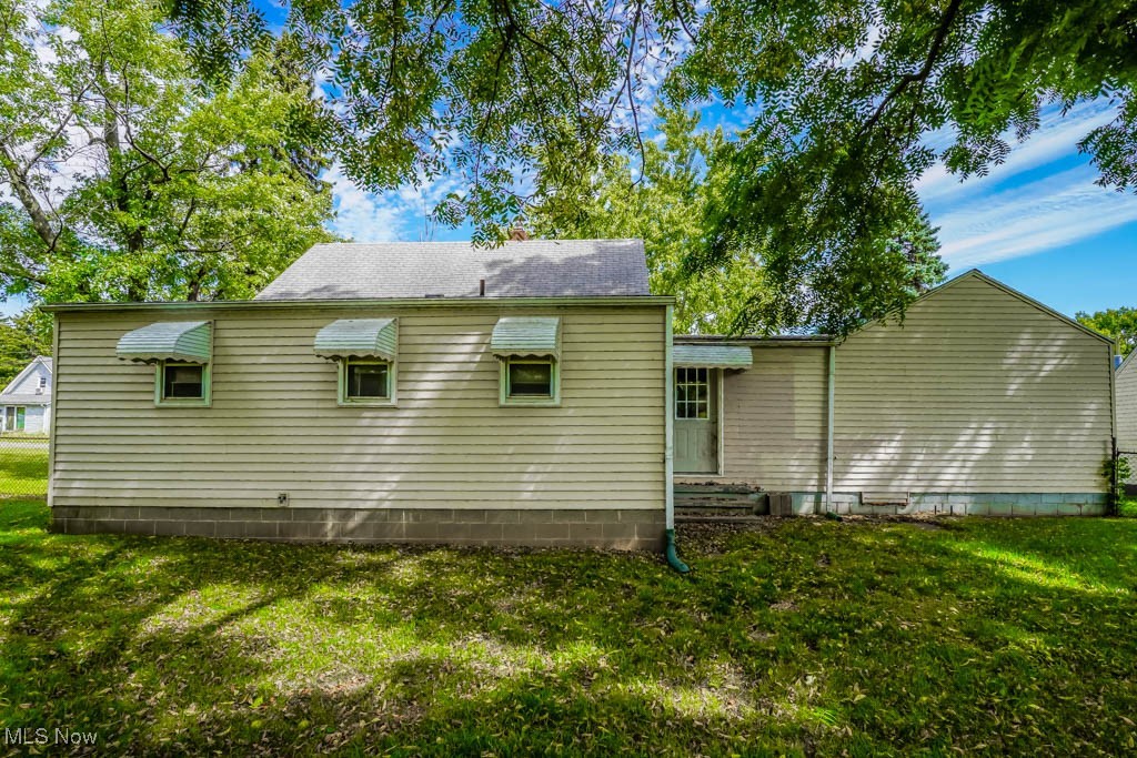 Photo 29 of 41 of 1617 Sandwith Avenue SW house