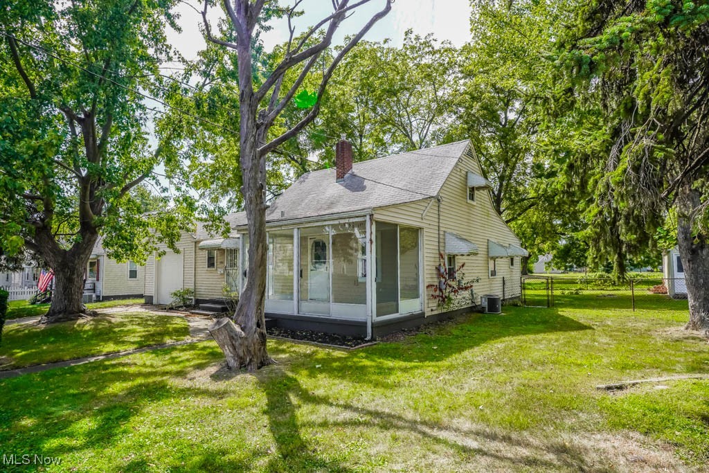 Photo 39 of 41 of 1617 Sandwith Avenue SW house