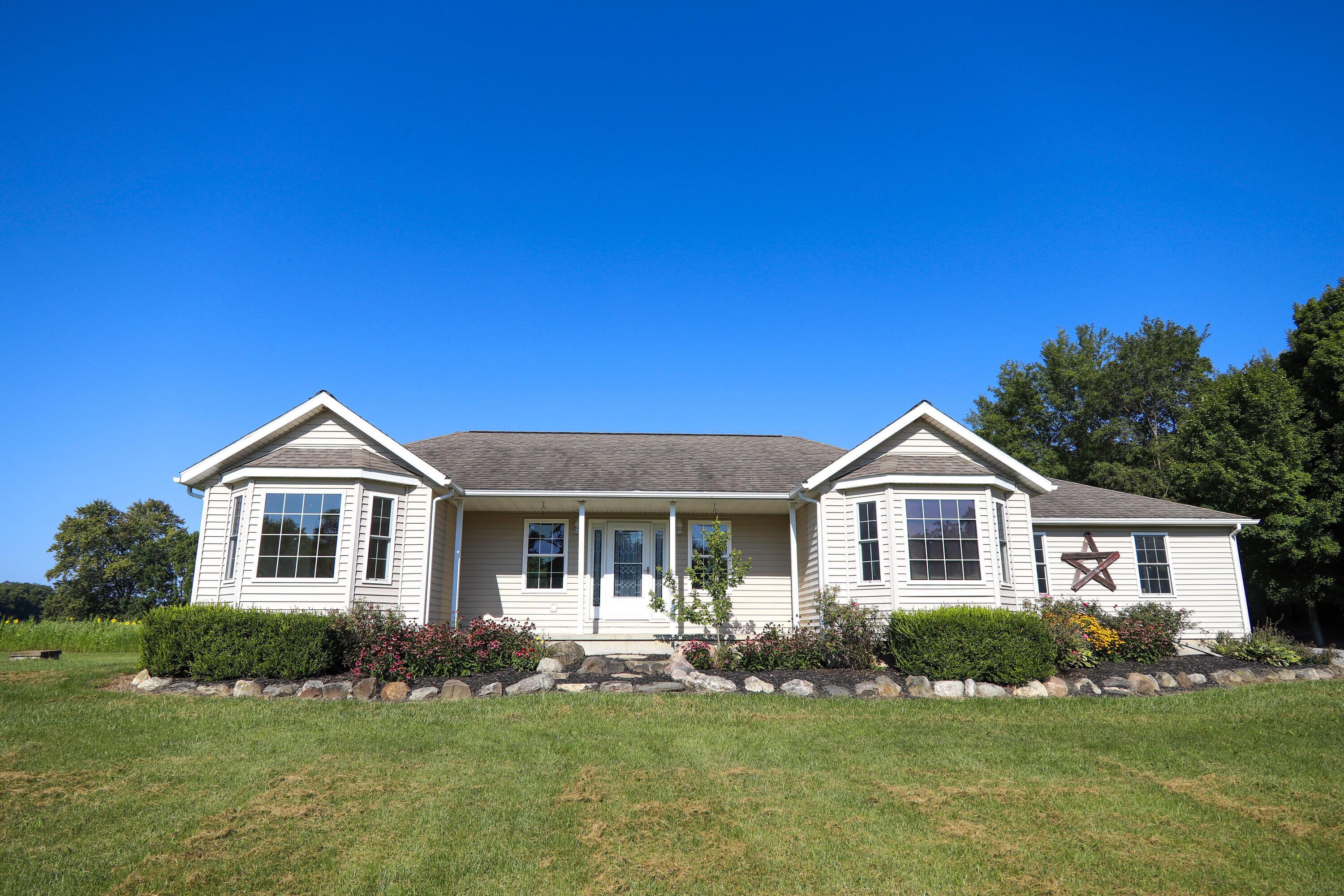 Photo 1 of 44 of 2600 County Road 186 house