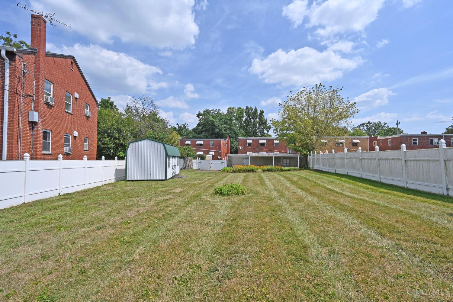 Photo 6 of 13 of 1508 Beth Lane multi-family property