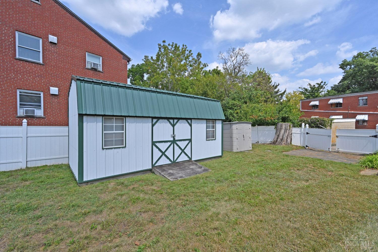 Photo 8 of 13 of 1508 Beth Lane multi-family property