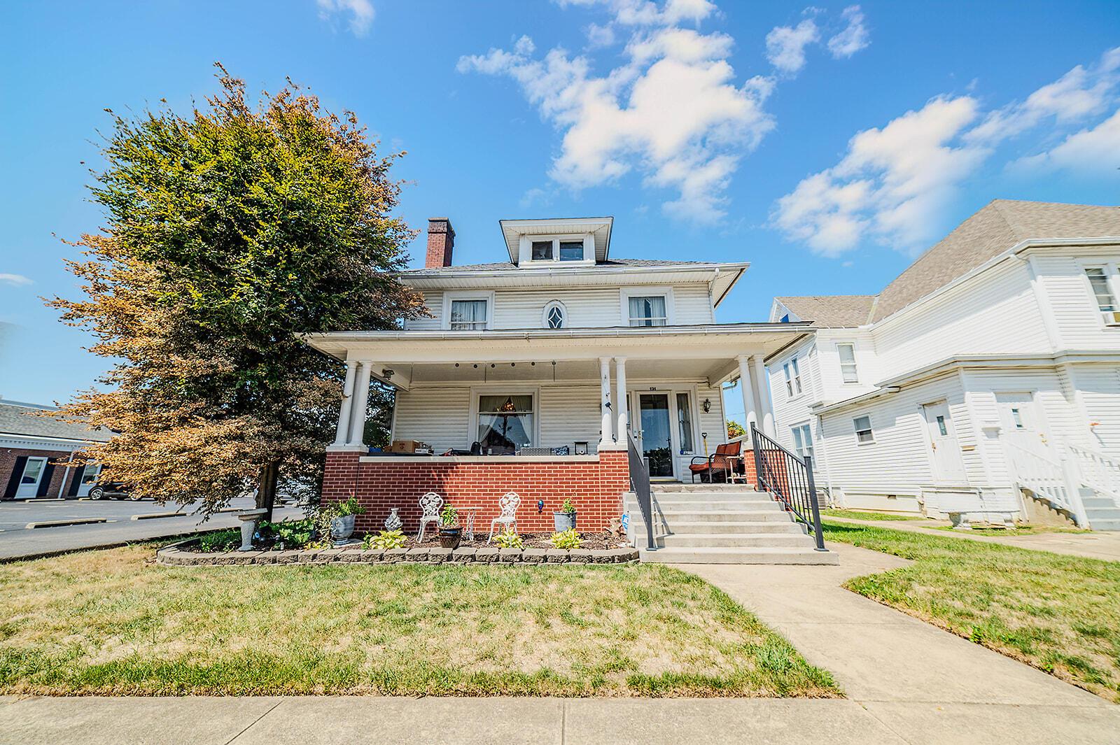 Photo 1 of 12 of 121 N Pickaway Street house