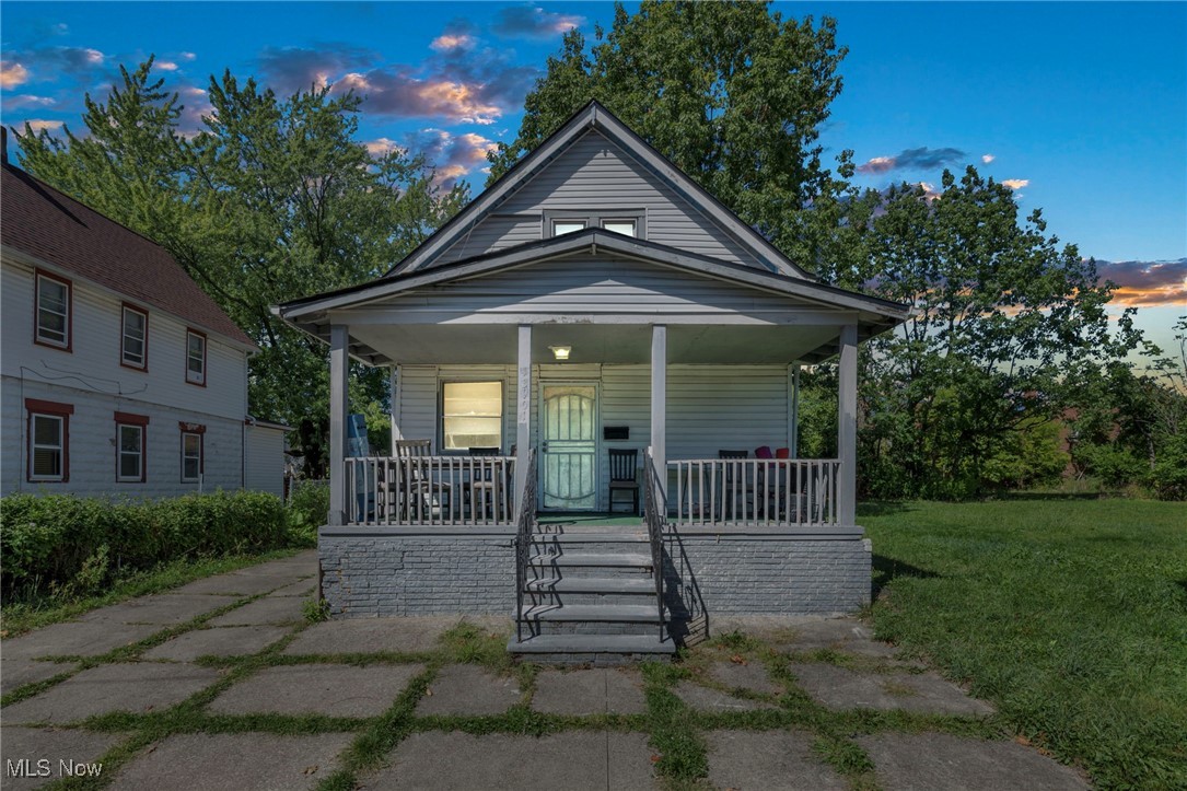 Photo 1 of 9 of 13901 Durkee Avenue house