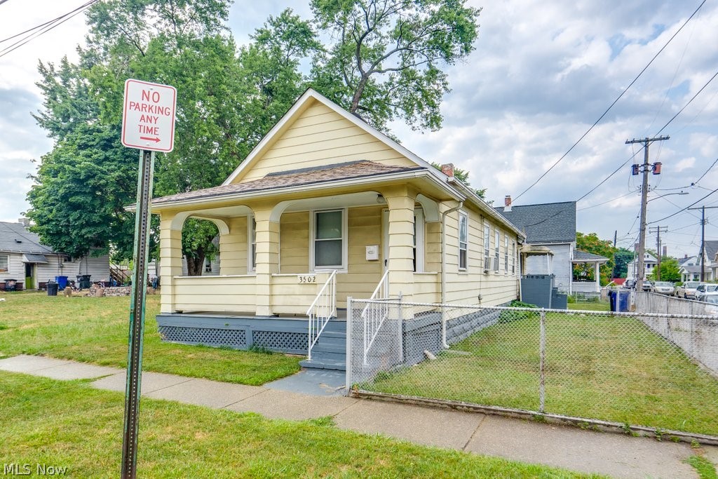 Photo 2 of 16 of 3502 Carlyle Avenue house