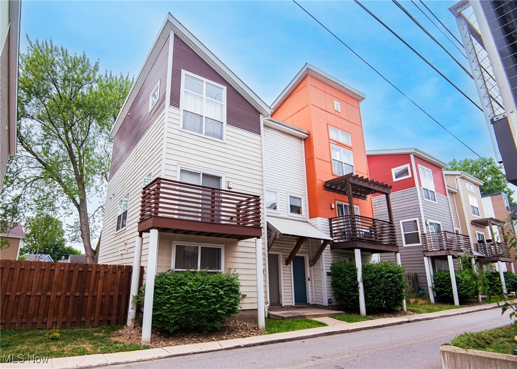 Photo 1 of 28 of 2514 Thurman Avenue townhome