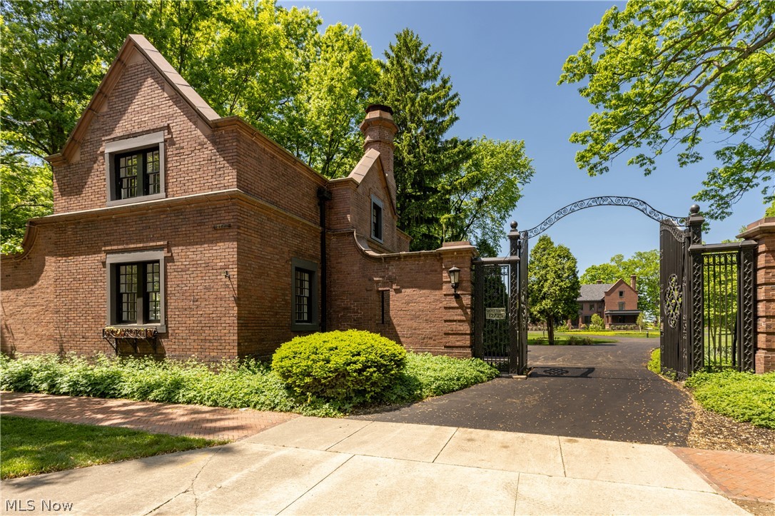 Photo 45 of 50 of 12725 Lake Shore Boulevard house