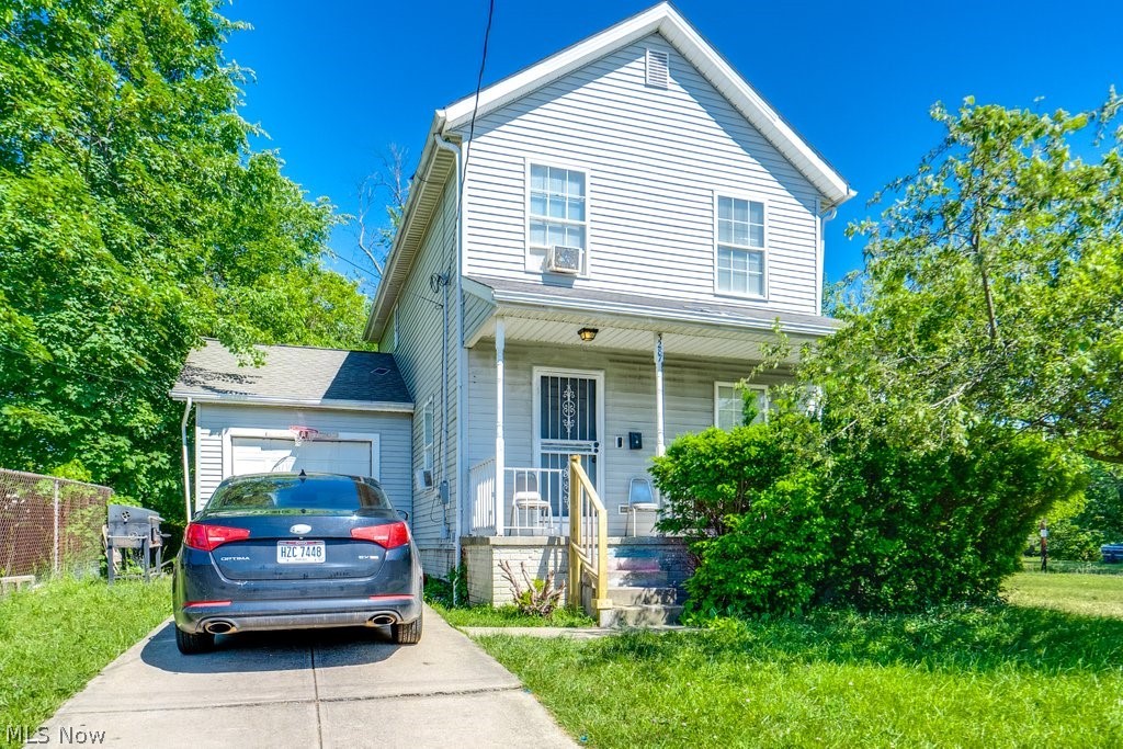 Photo 1 of 21 of 3287 E 105th Street house