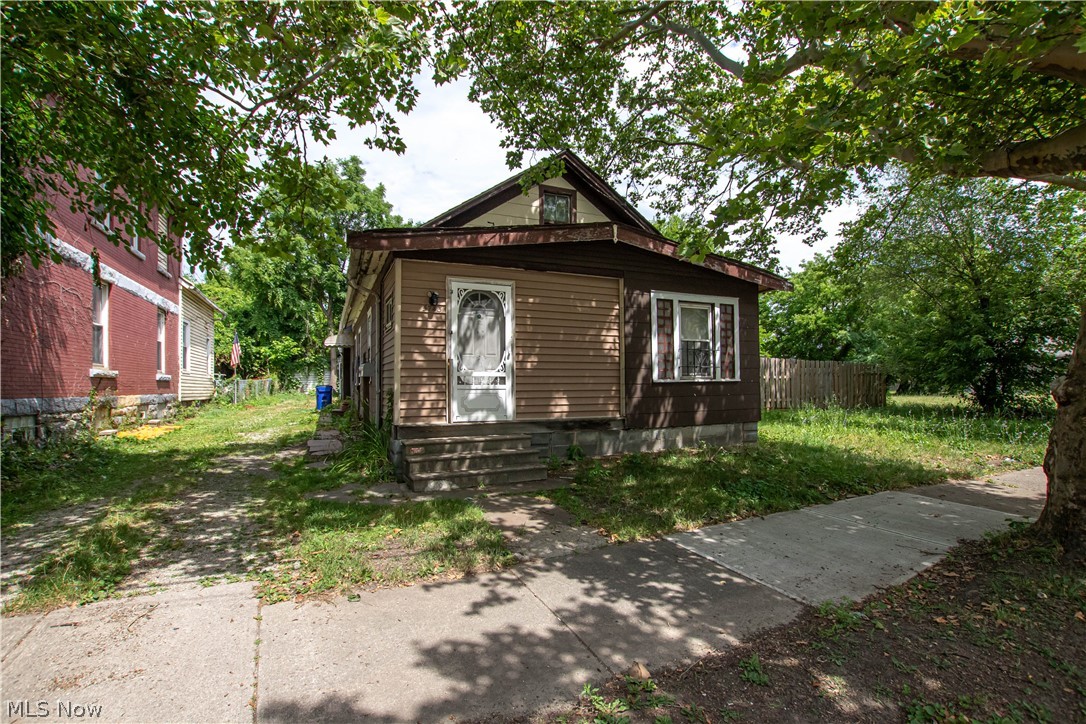 Photo 1 of 20 of 5743 Portage Avenue house