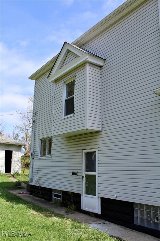 Photo 26 of 28 of 13721 Beachwood Avenue house