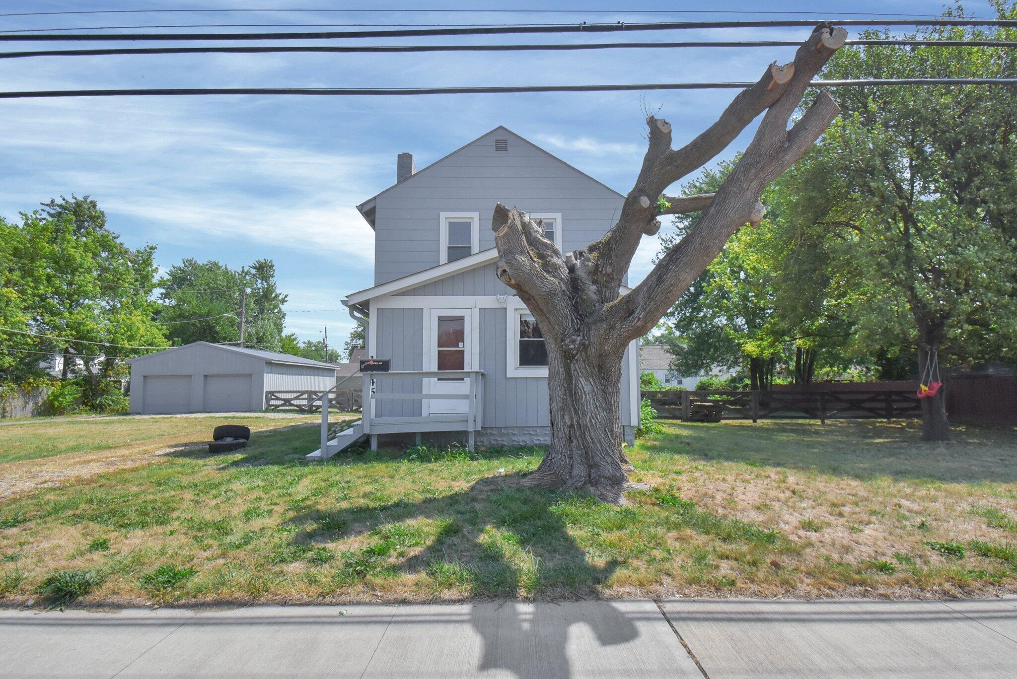 Photo 2 of 25 of 1146 Brentnell Avenue house