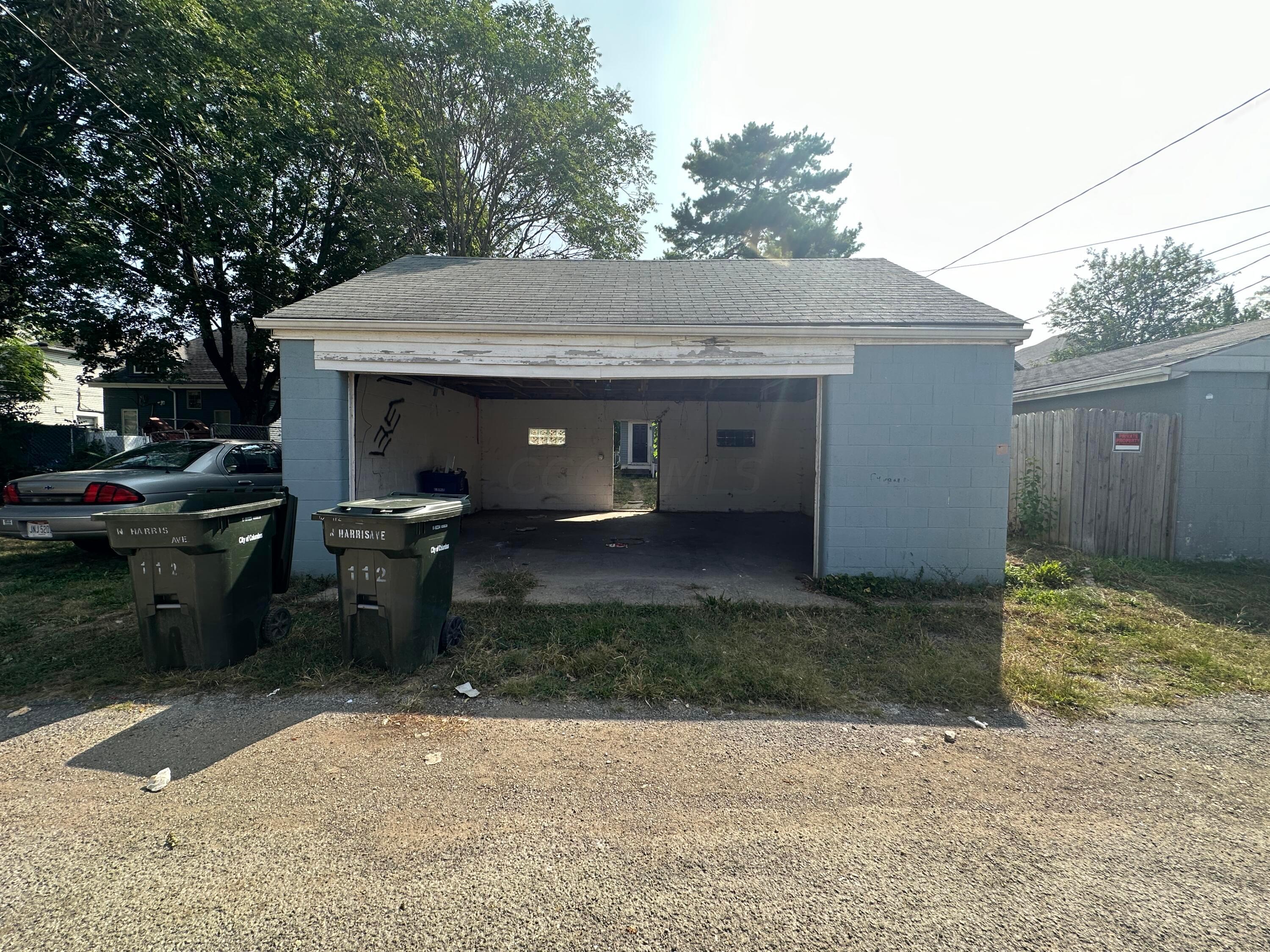 Photo 4 of 25 of 109 N Warren Avenue house