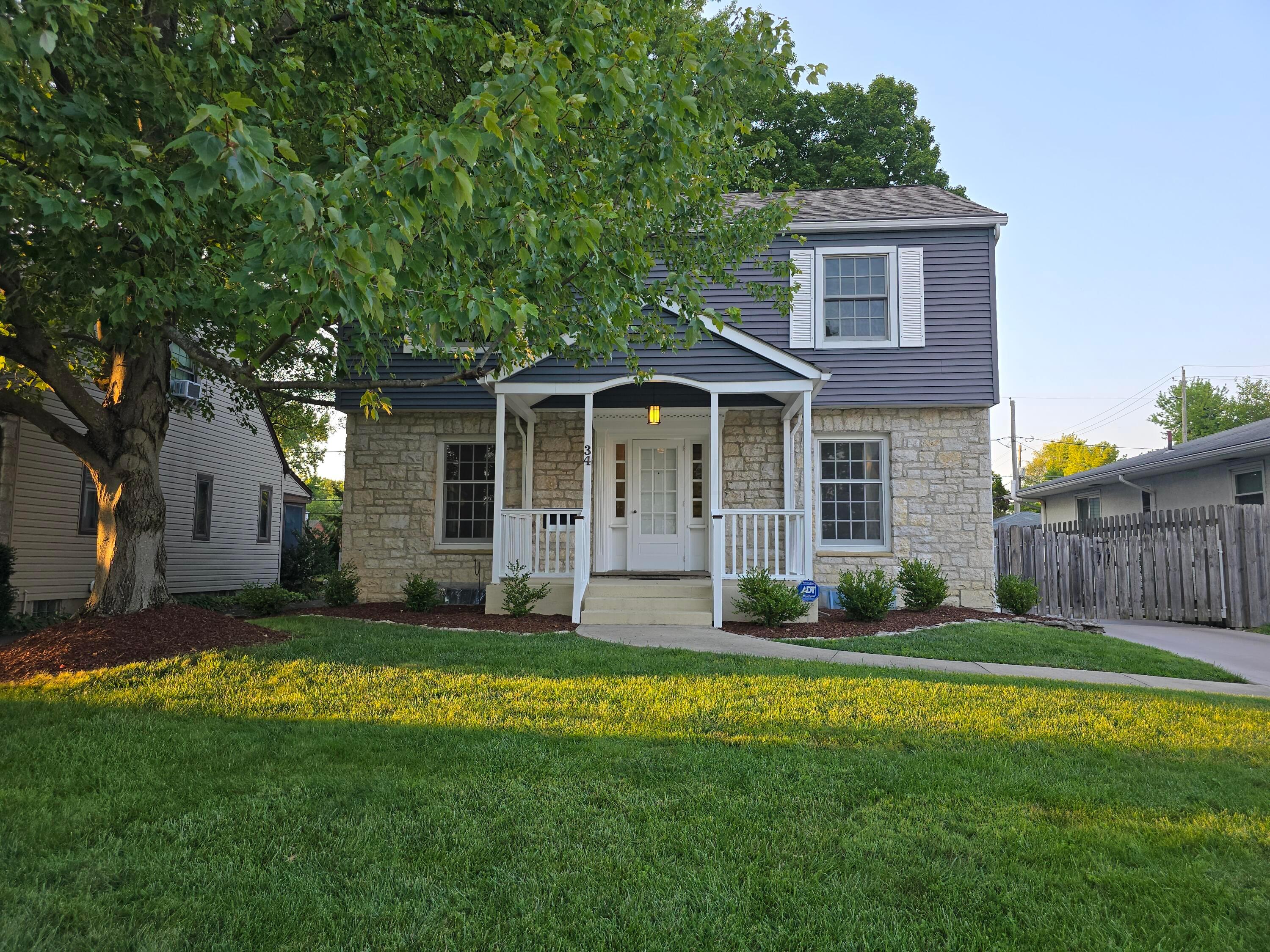 Photo 1 of 4 of 34 W Schreyer Place house