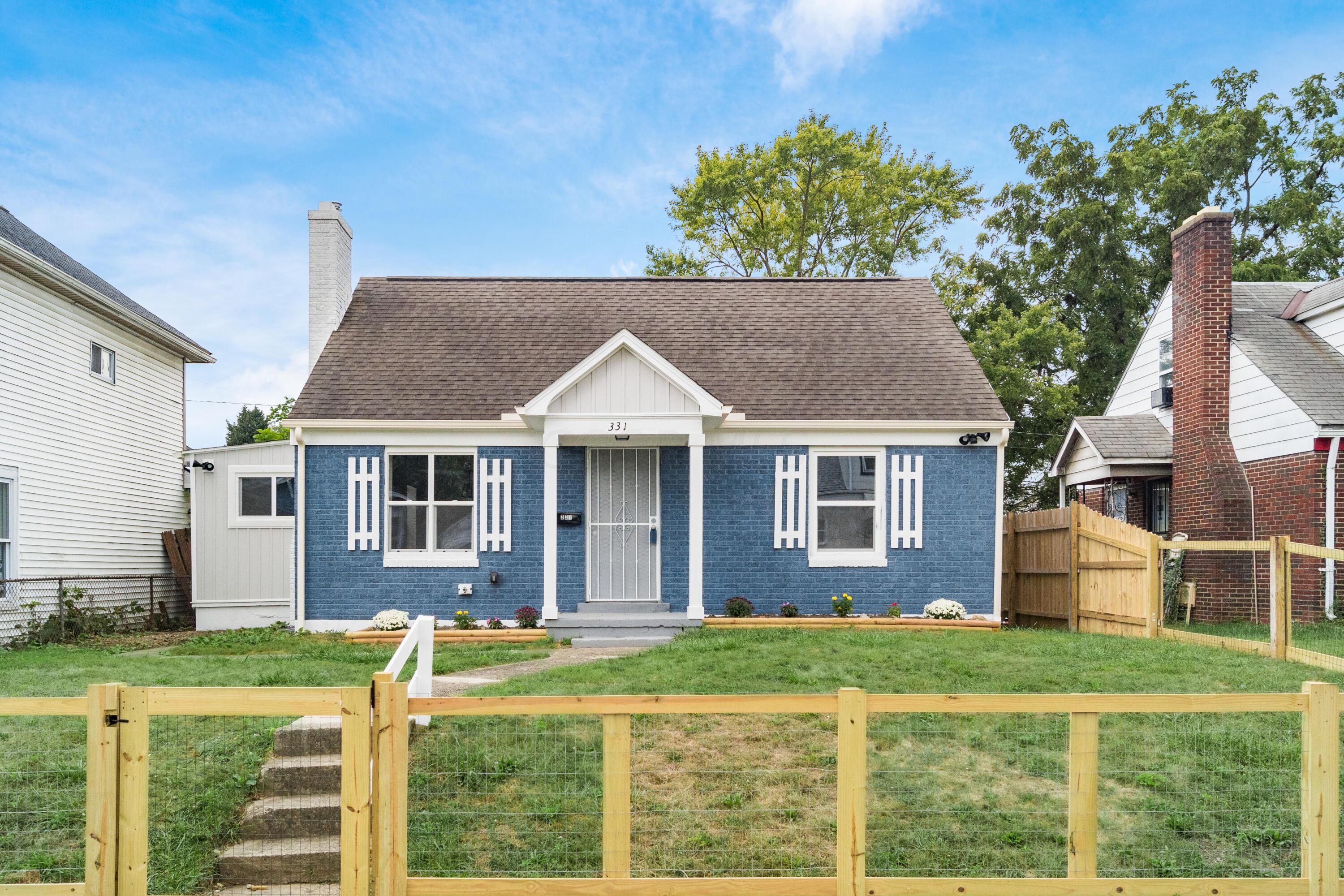 Photo 1 of 1 of 331 S Oakley Avenue house