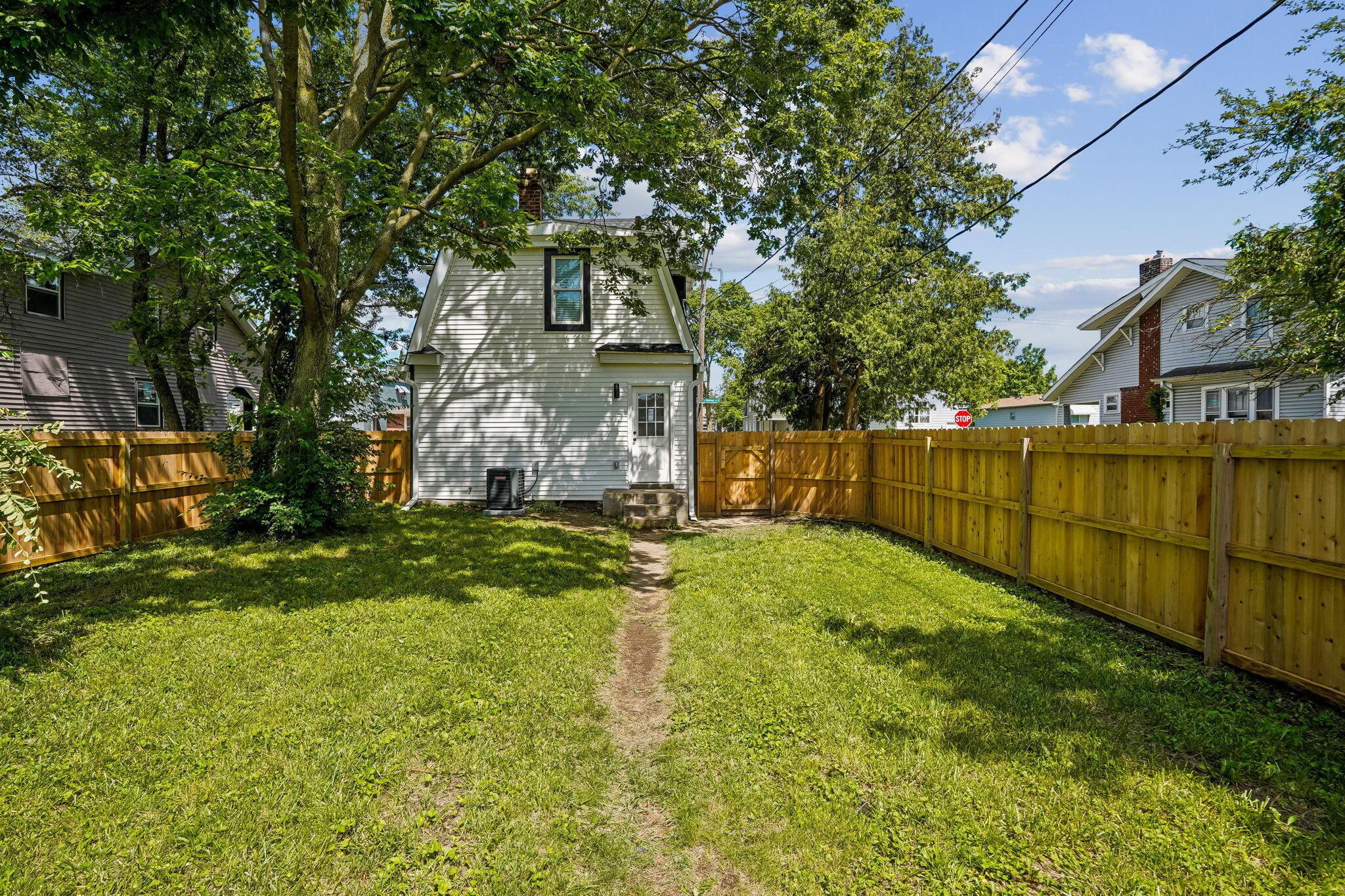 Photo 36 of 39 of 181 S Oakley Avenue house