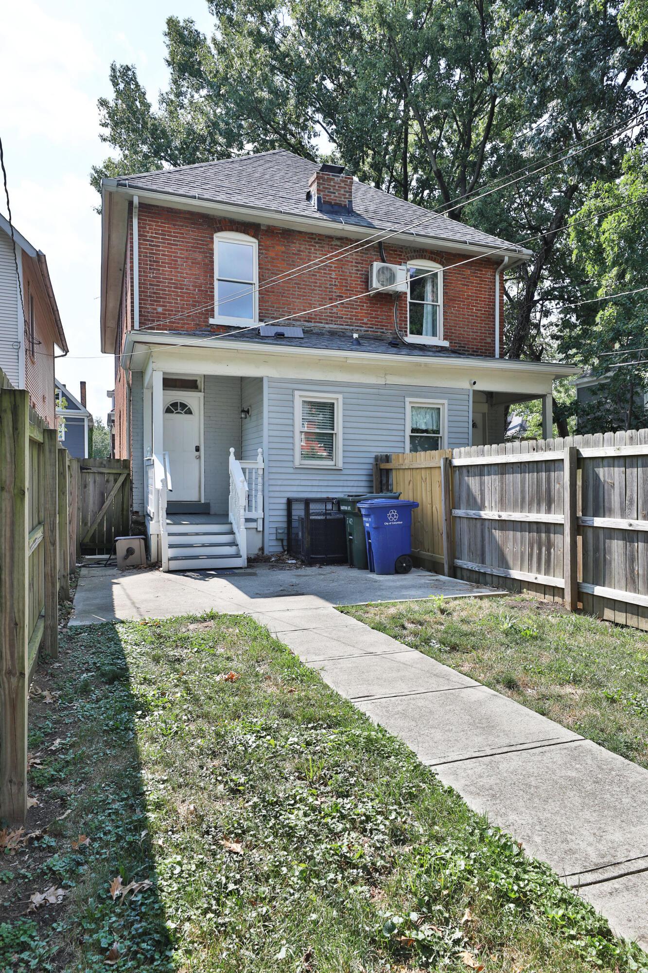 Photo 1 of 40 of 742 Oakwood Avenue condo