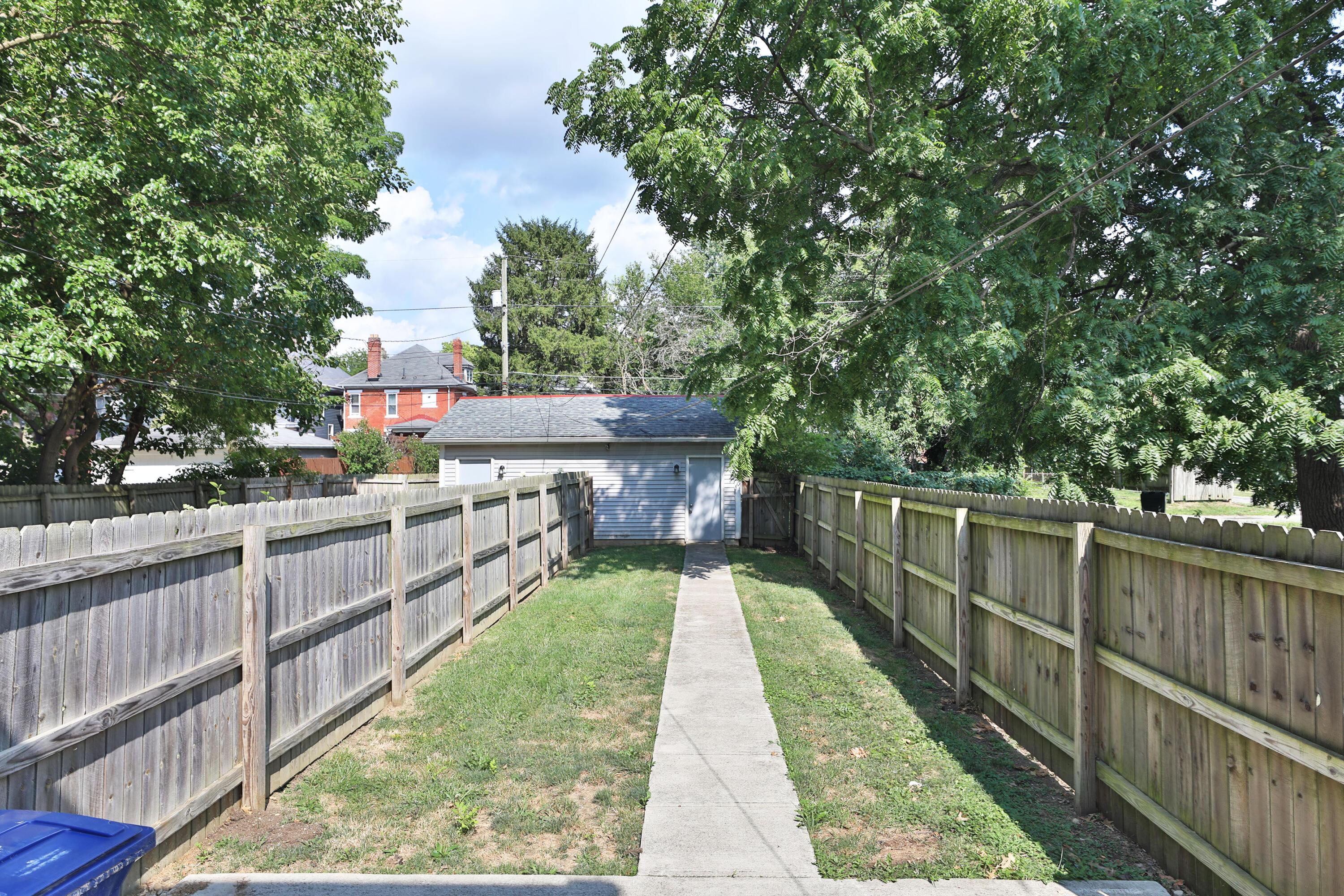 Photo 5 of 40 of 742 Oakwood Avenue condo