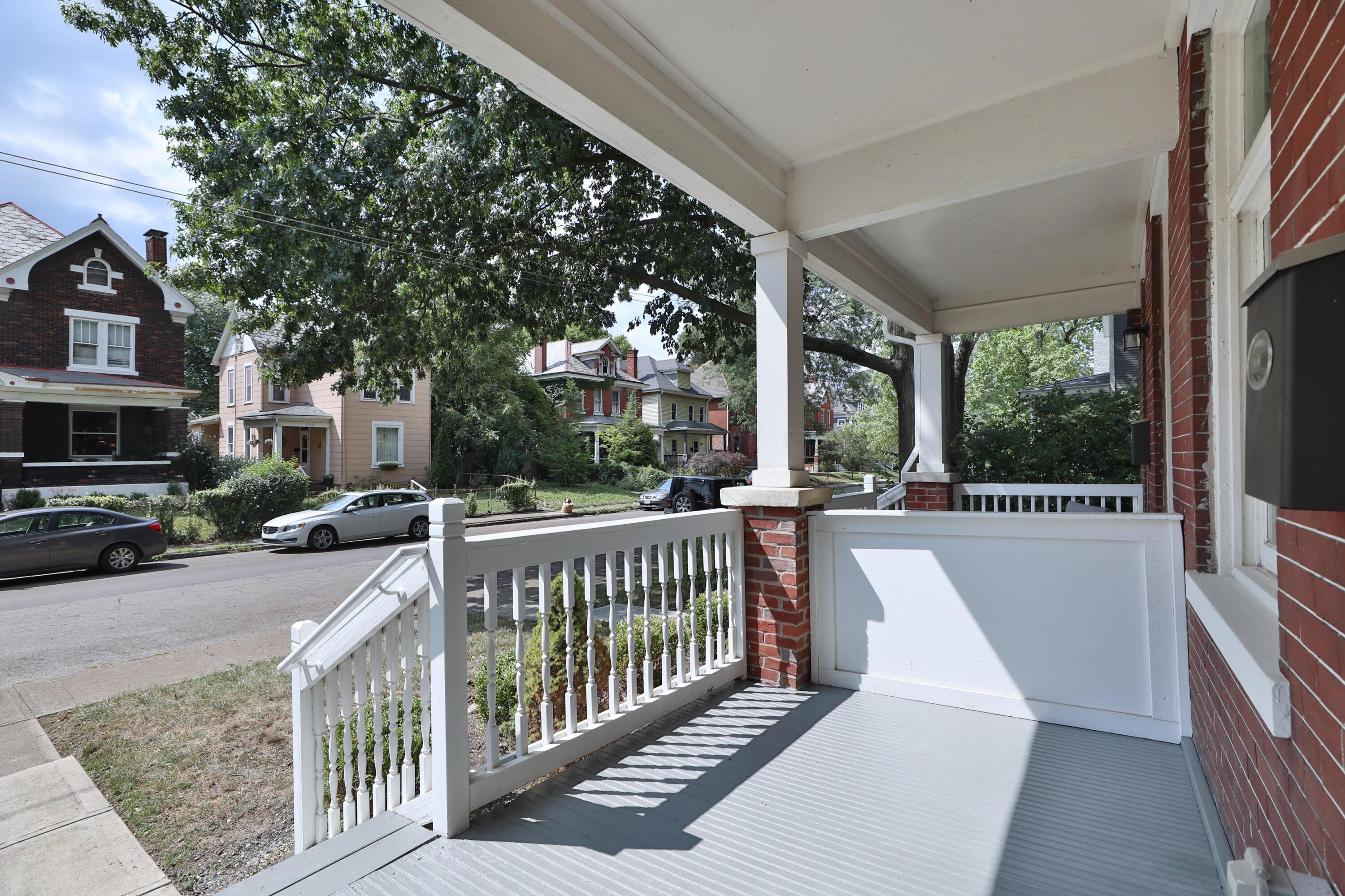 Photo 6 of 40 of 742 Oakwood Avenue condo