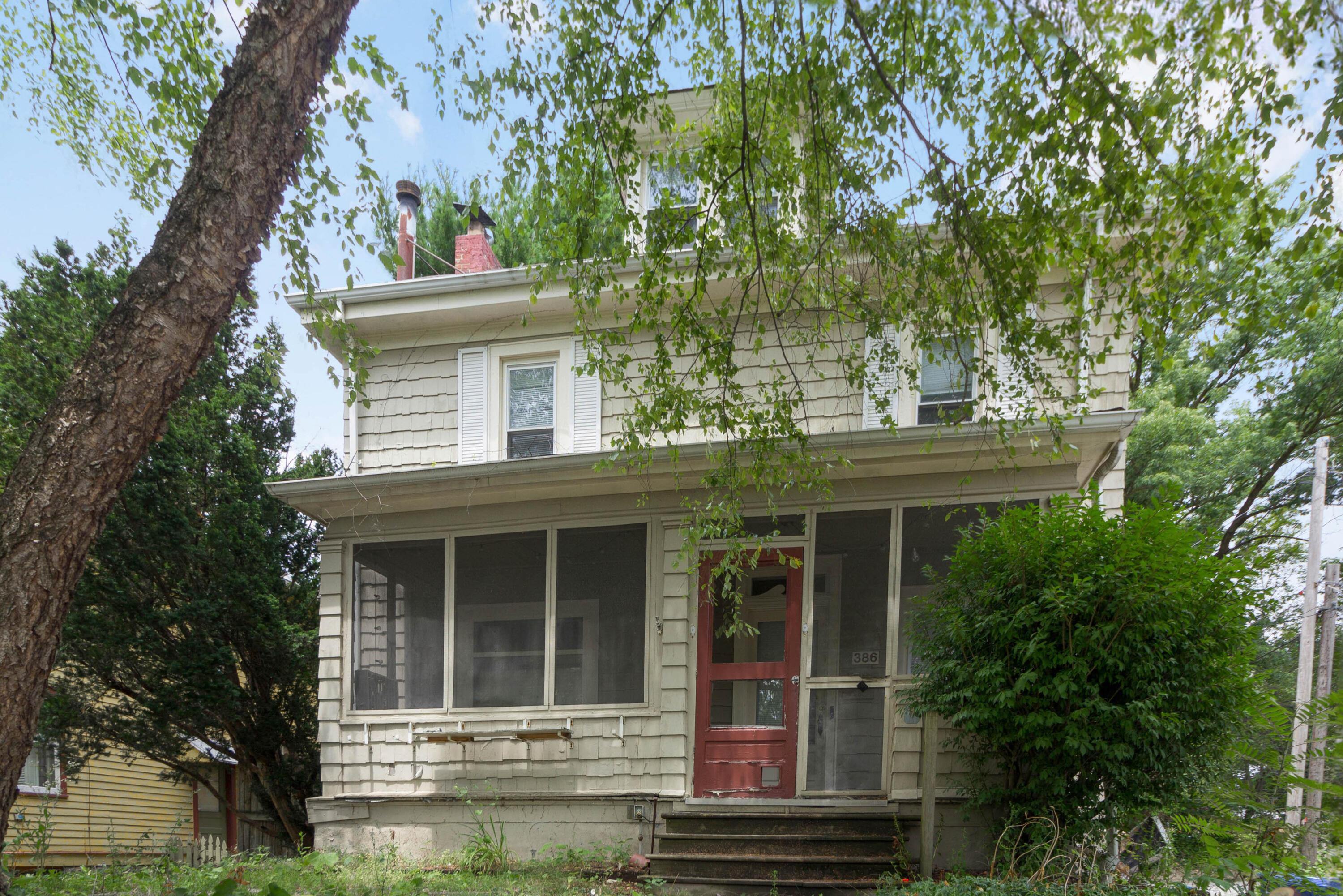 Photo 1 of 31 of 386 E Northwood Avenue house