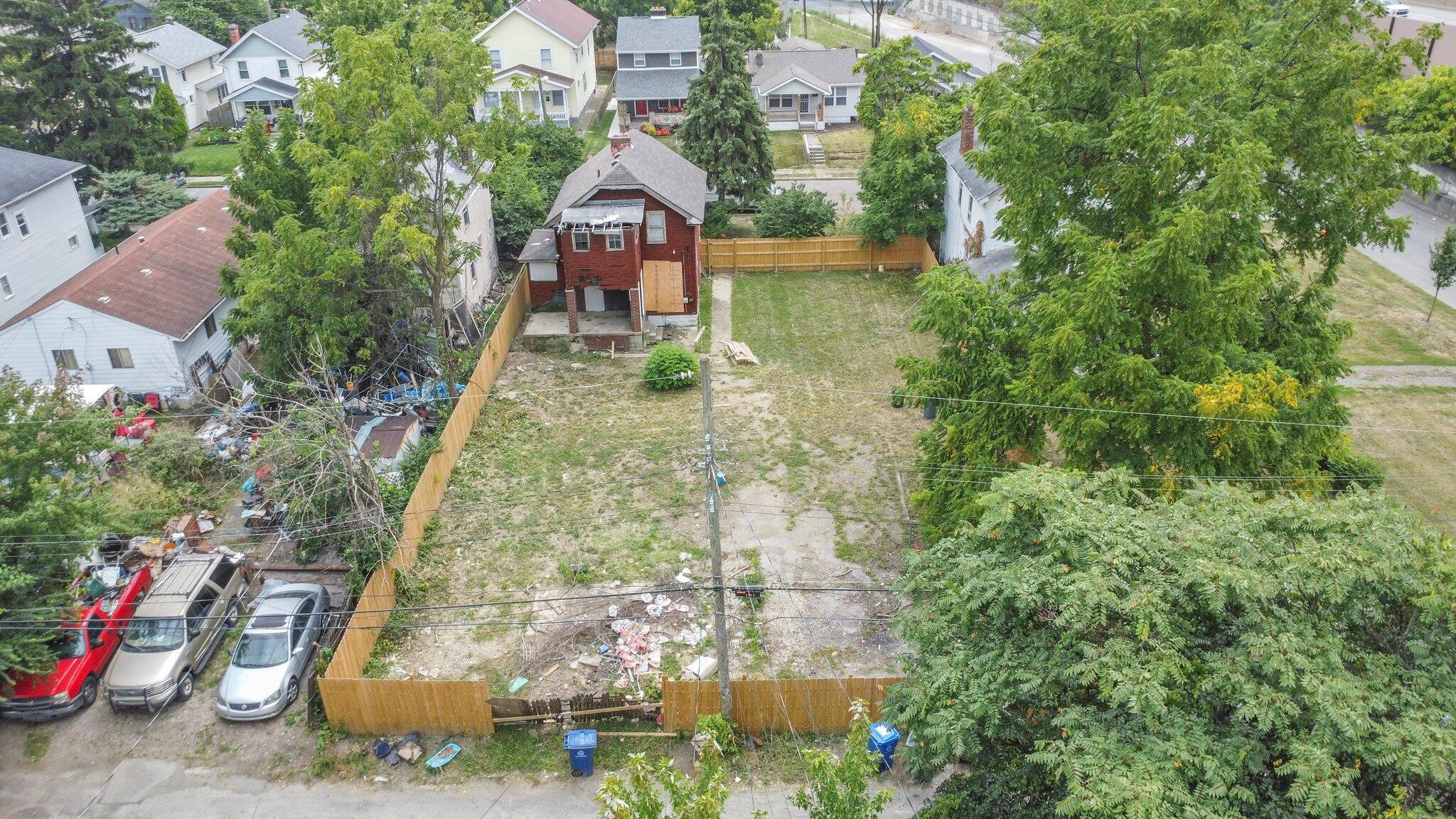 Photo 6 of 10 of 772 E Starr Avenue house