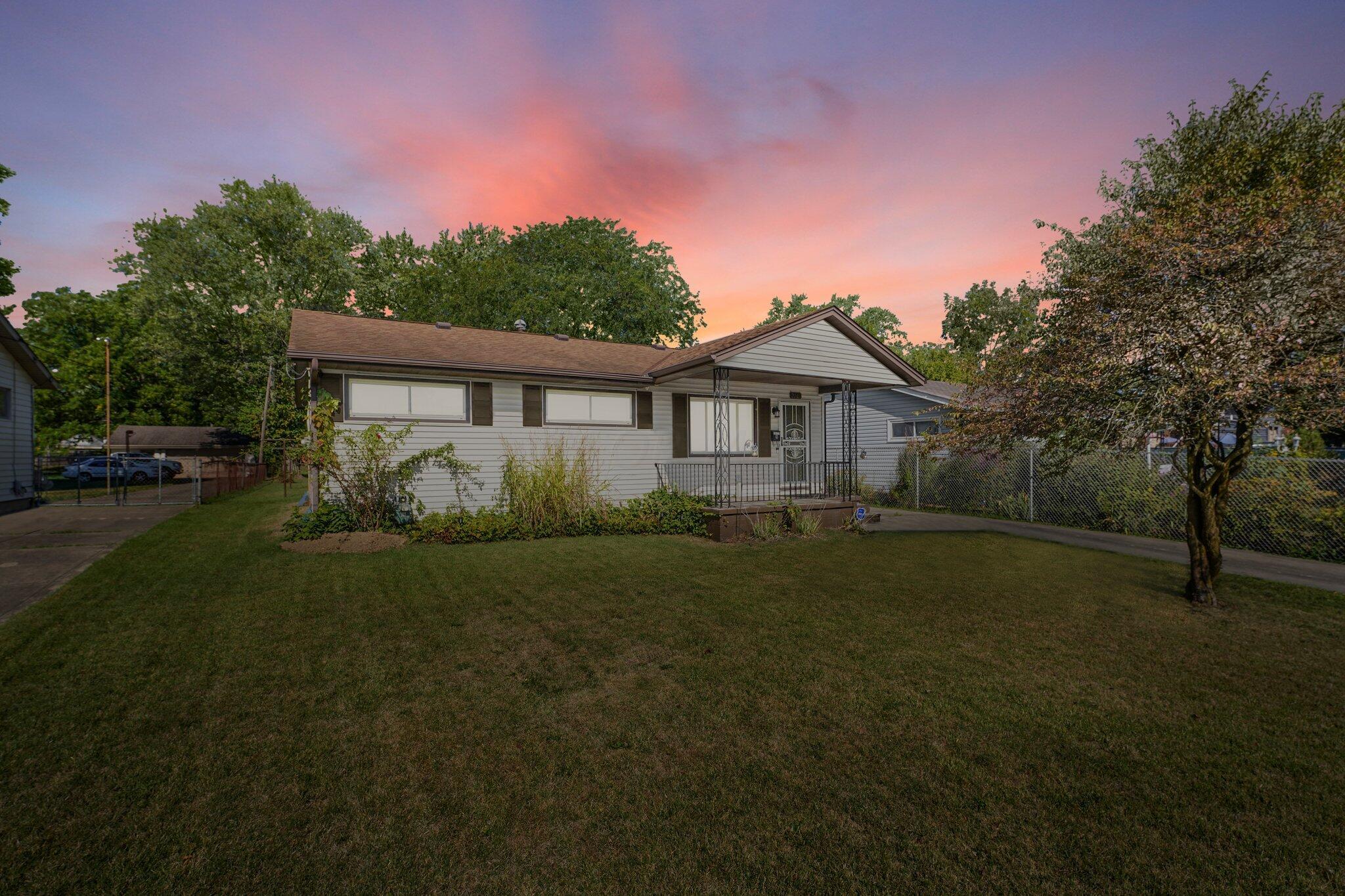 Photo 1 of 32 of 2807 Woodland Avenue house