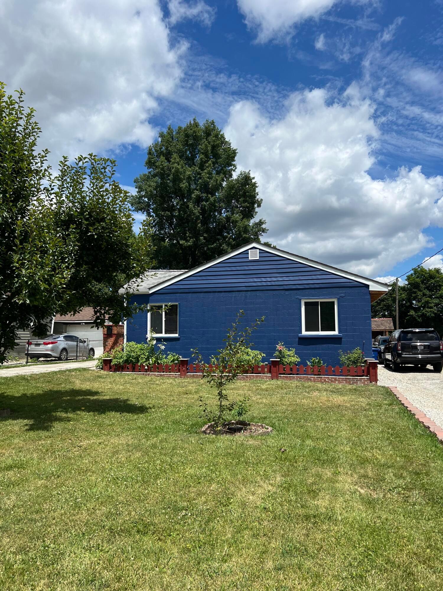 Photo 2 of 33 of 1266 Faber Avenue house