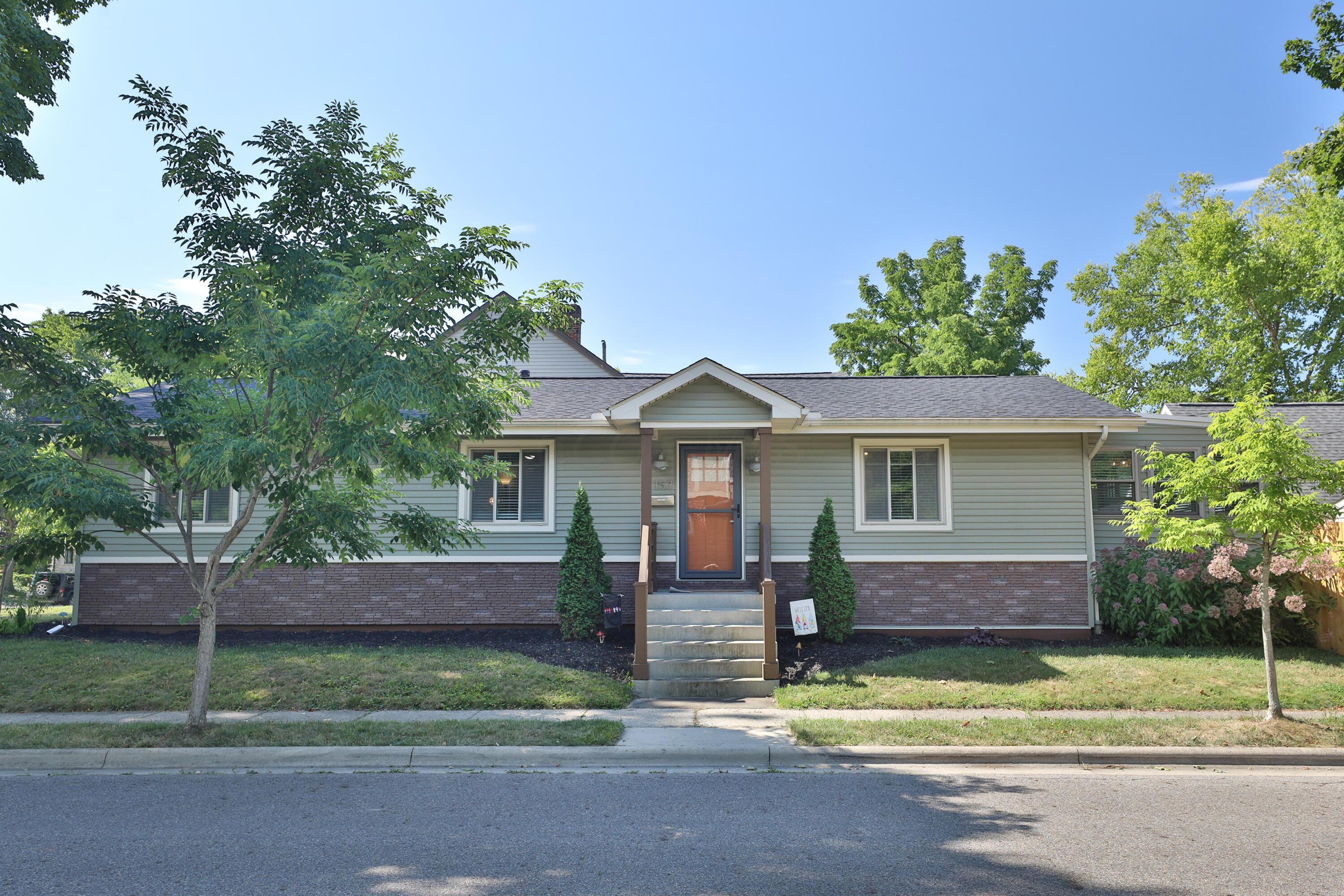 Photo 1 of 46 of 157 N Ardmore Road house