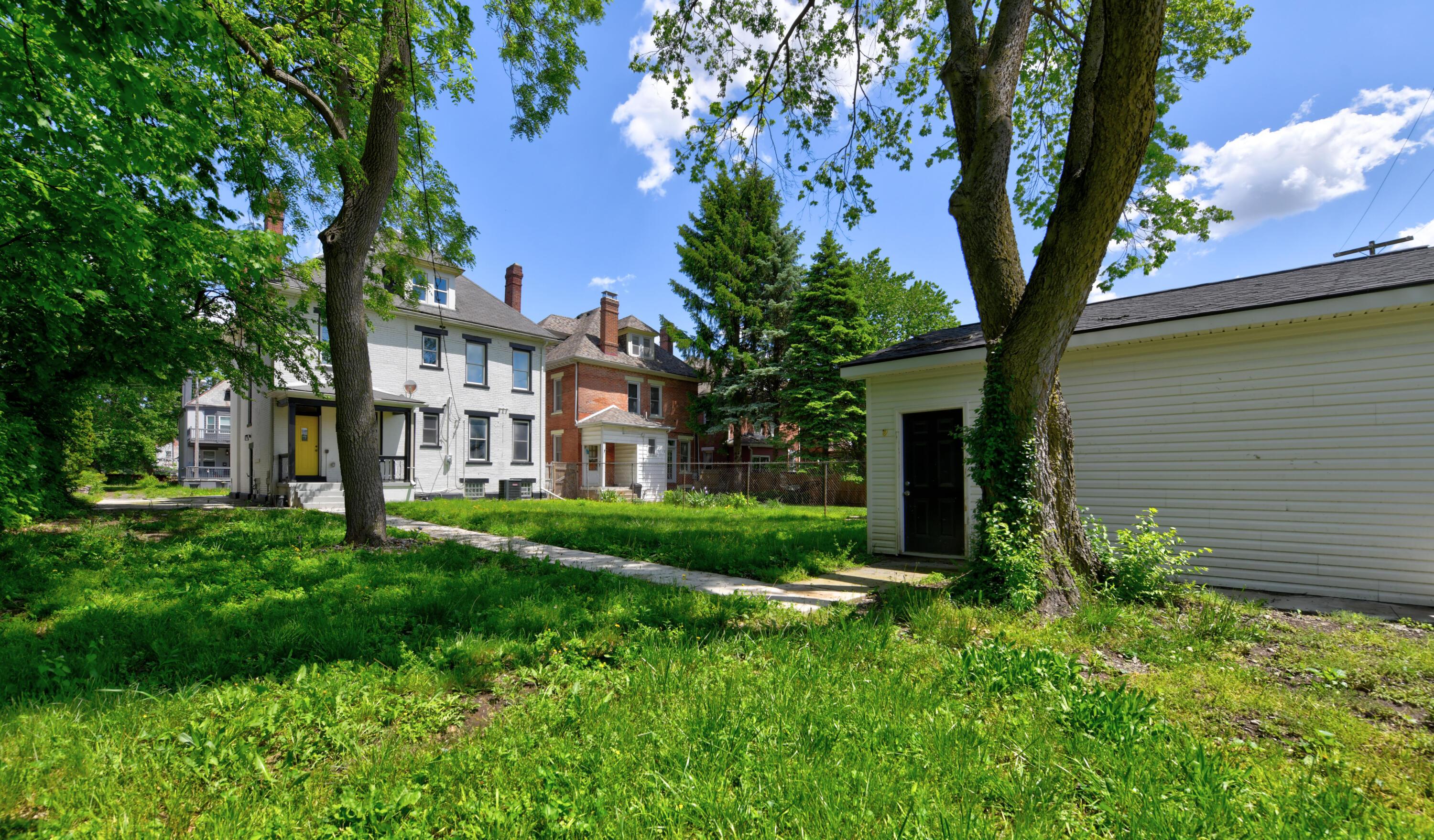 Photo 39 of 41 of 1577 Richmond Avenue house