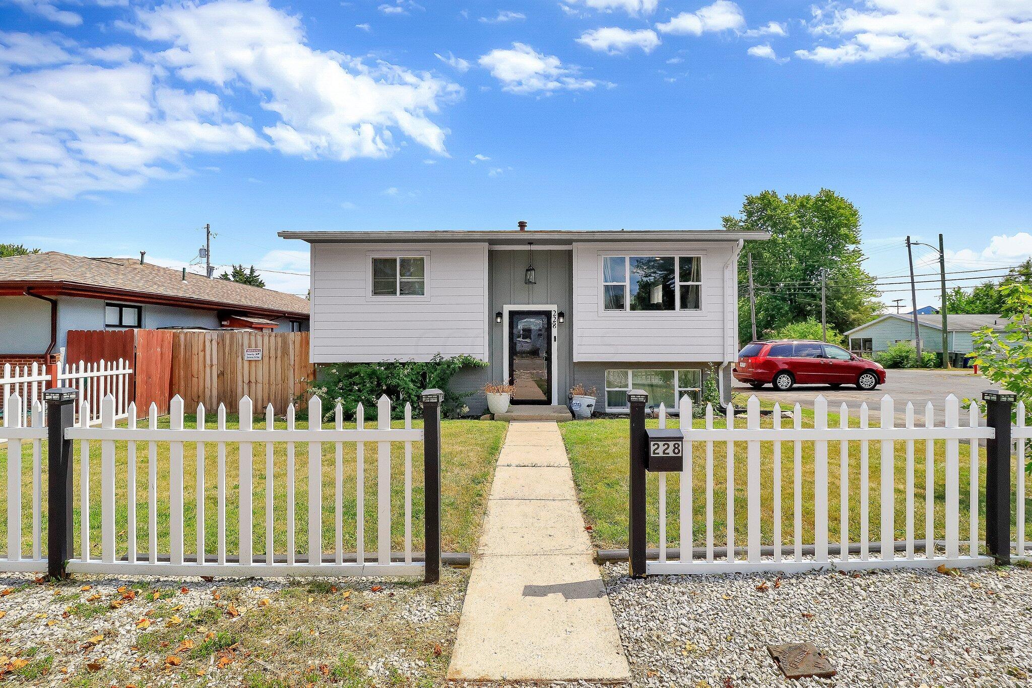 Photo 1 of 26 of 228 N Sylvan Avenue house