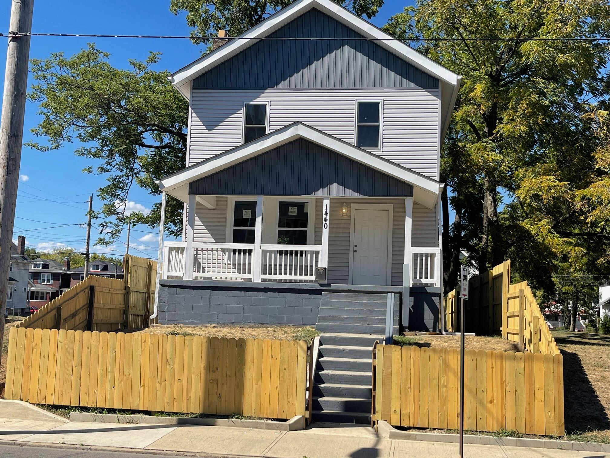 Photo 1 of 58 of 1440 Mount Vernon Avenue house