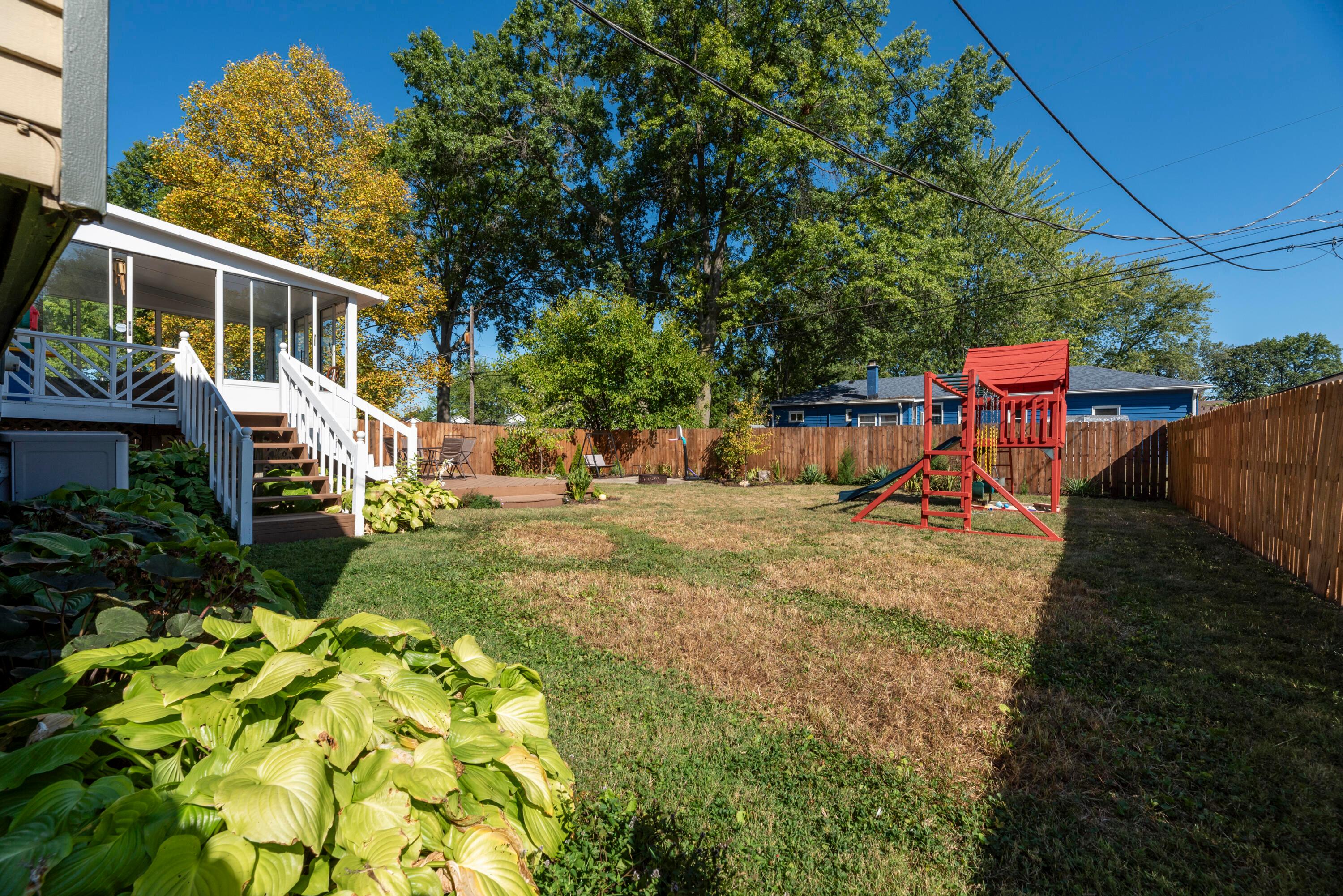 Photo 34 of 41 of 2216 Kilbourne Avenue house