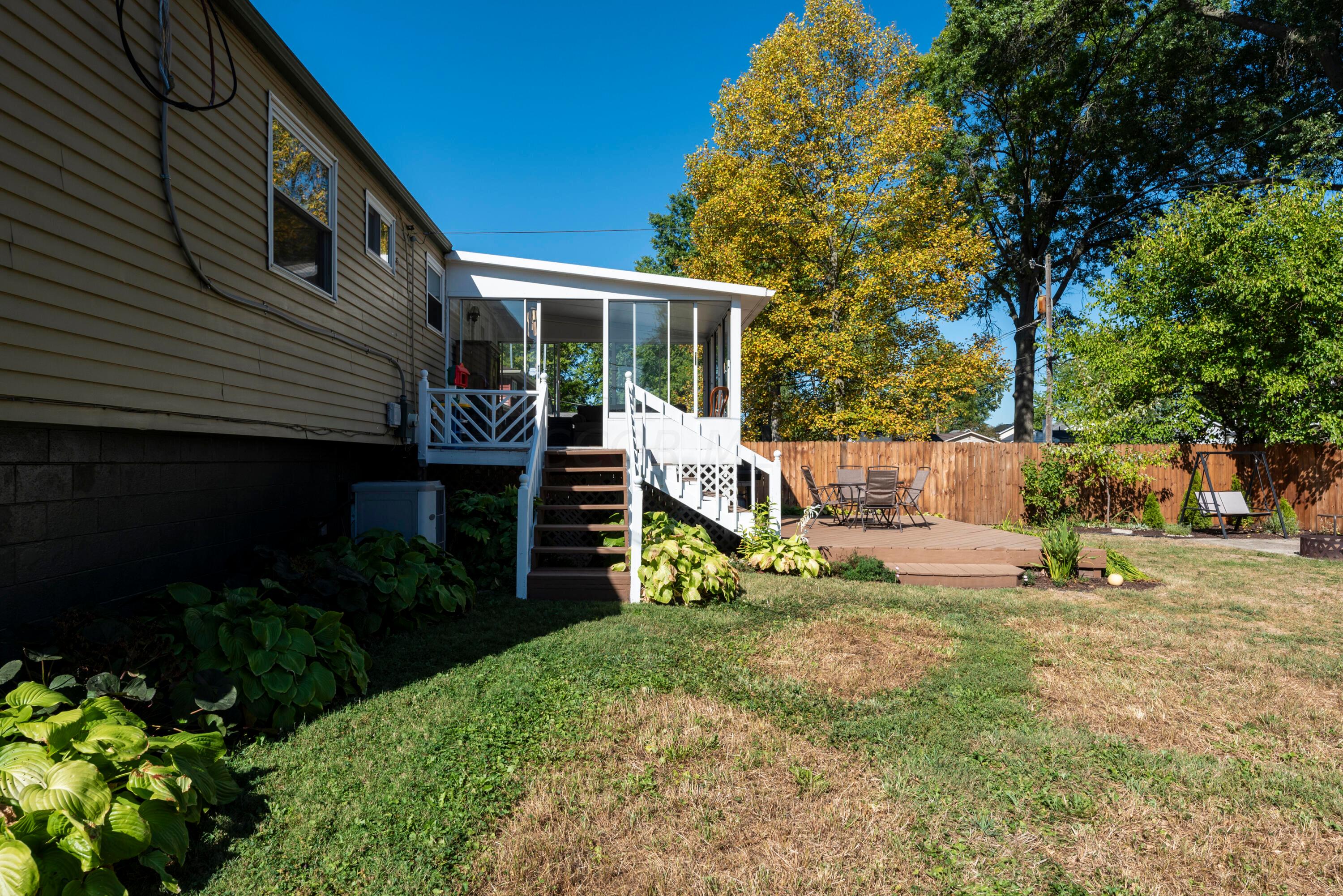 Photo 35 of 41 of 2216 Kilbourne Avenue house