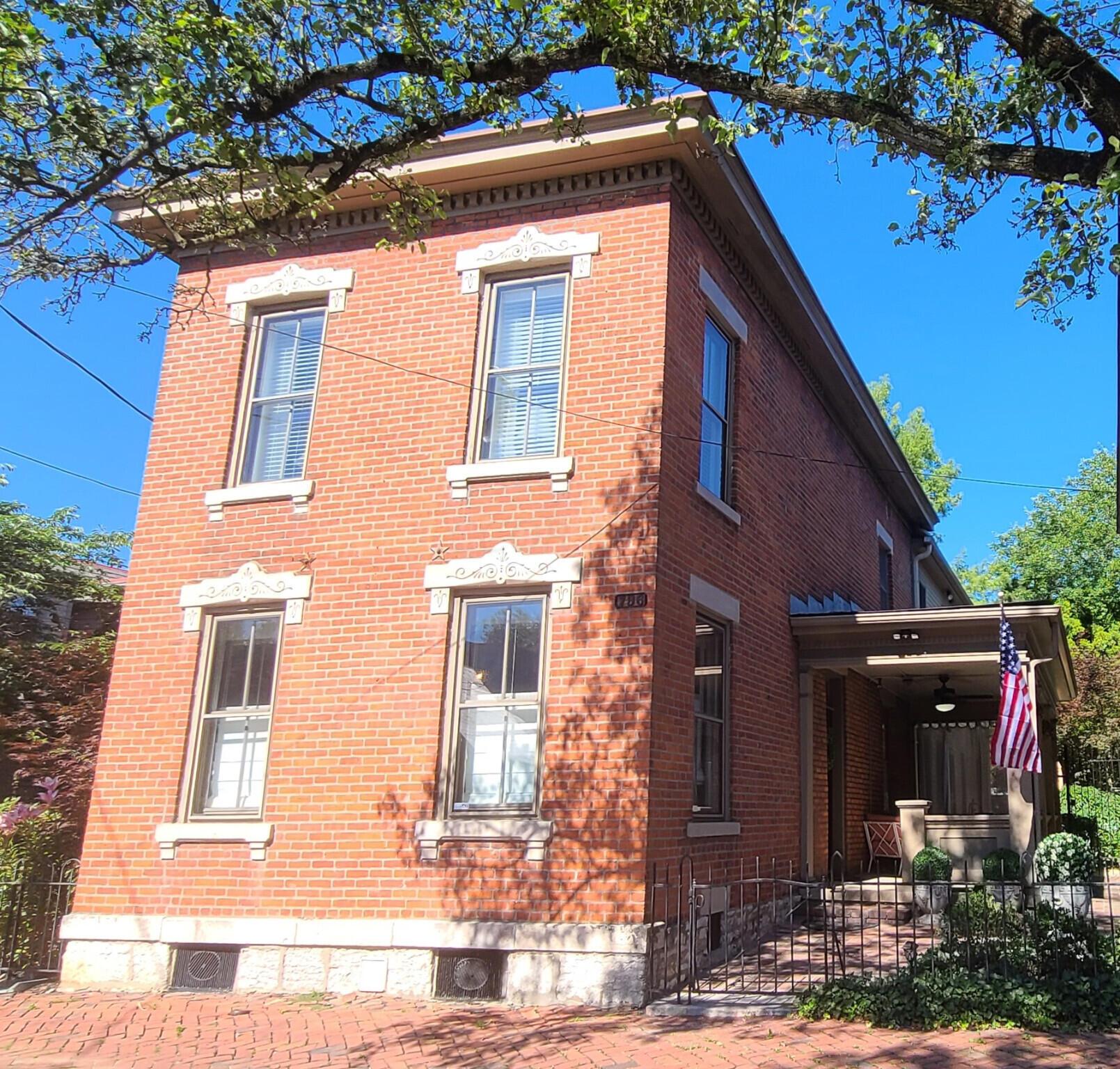 Photo 1 of 25 of 796 S 3rd Street house