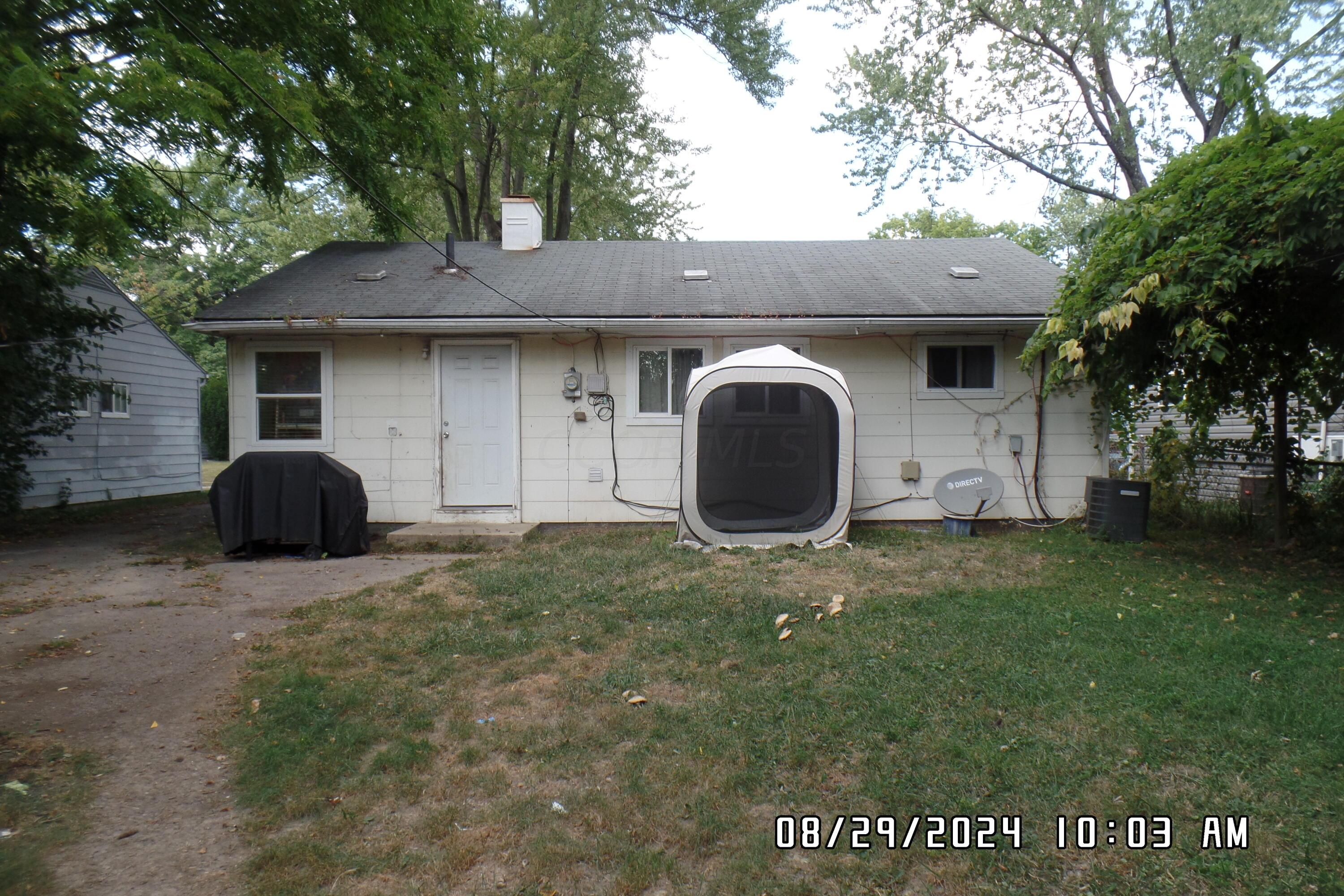 Photo 4 of 16 of 981 Duxberry Avenue house