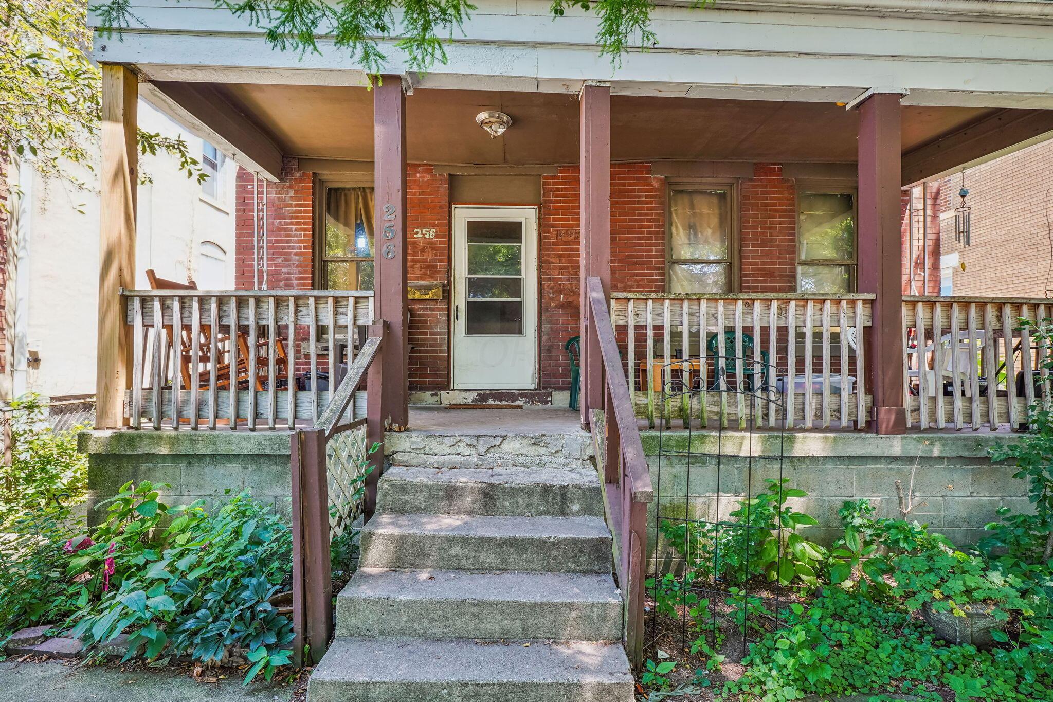 Photo 6 of 34 of 256 N Monroe Avenue house