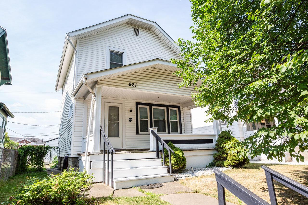 Photo 1 of 25 of 921 Chittenden Avenue house