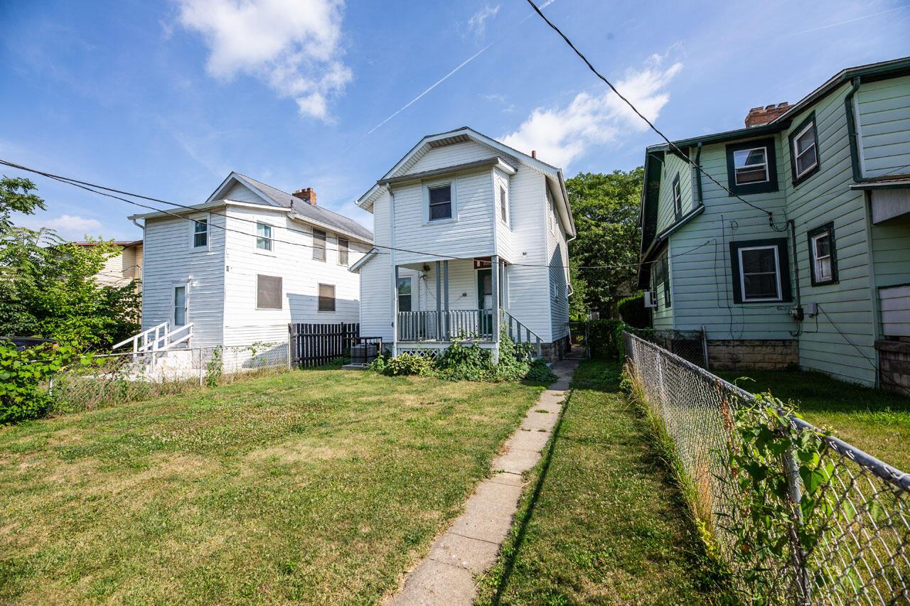 Photo 18 of 25 of 921 Chittenden Avenue house