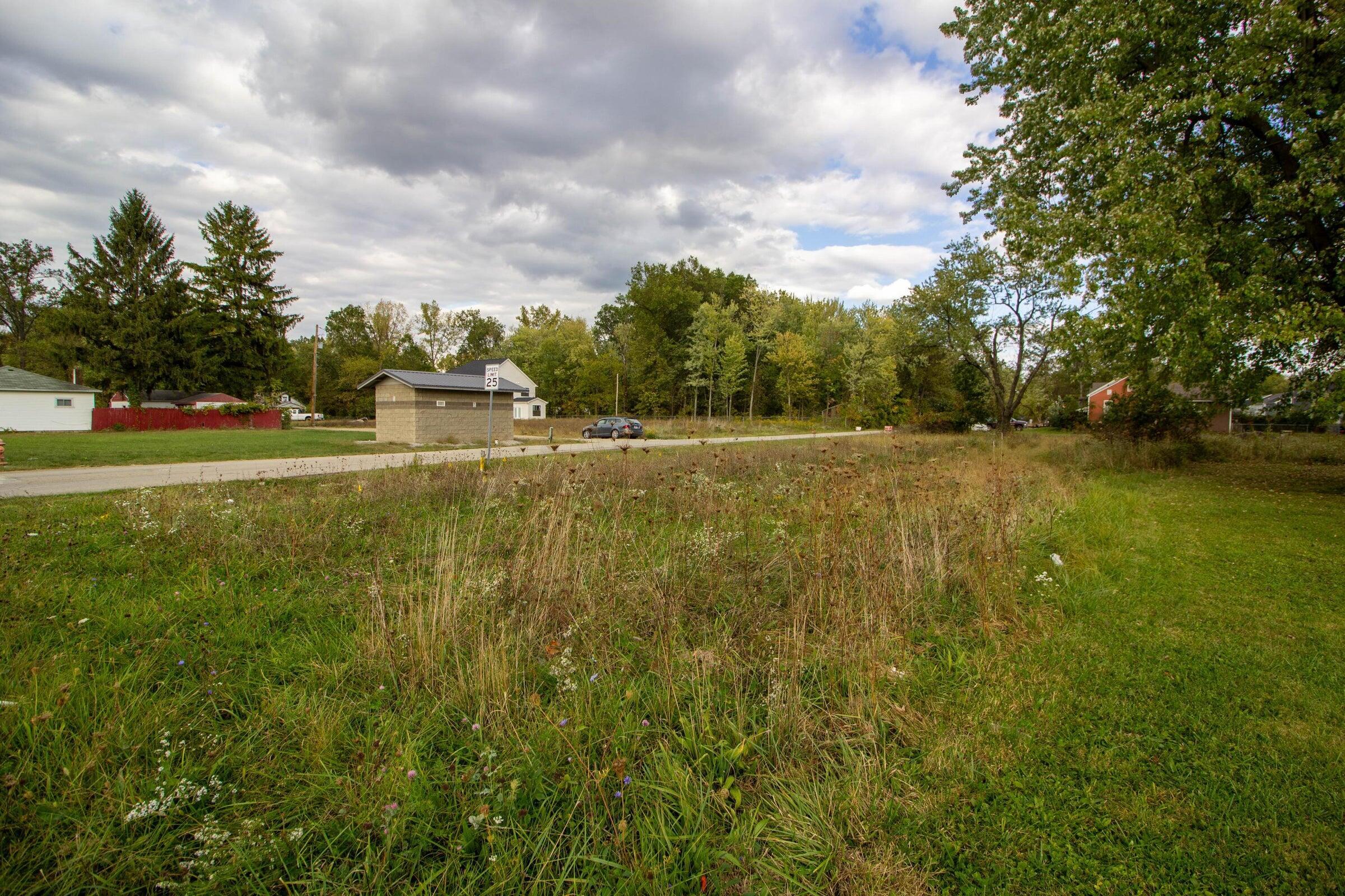 Photo 9 of 14 of 3703 Genessee Avenue land