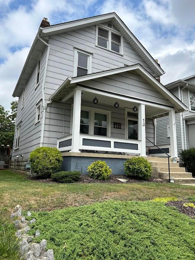 Photo 2 of 41 of 418 E Maynard Avenue house